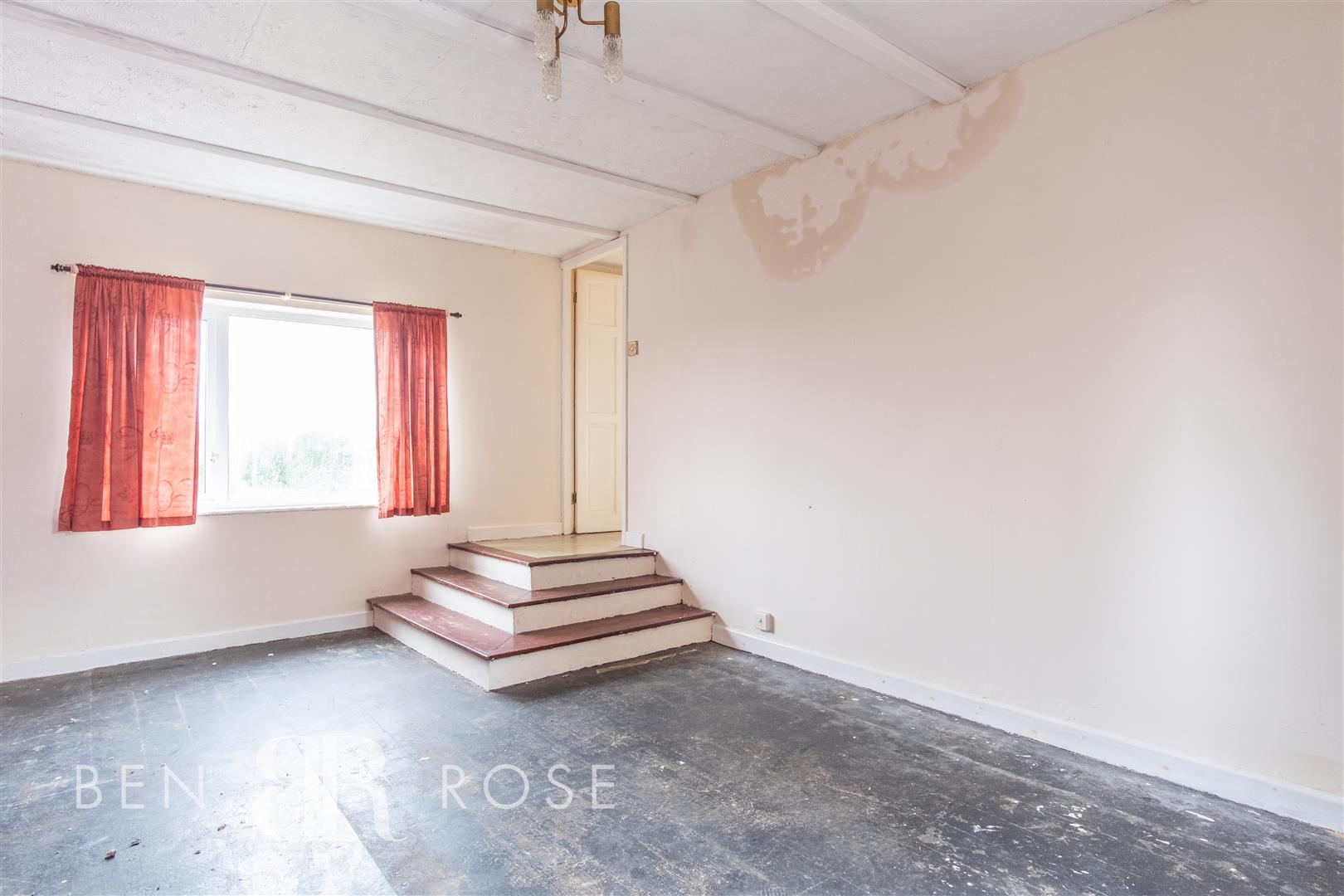 Property in Langdale Grove, WhittleLeWoods, Chorley, PR6 7NU