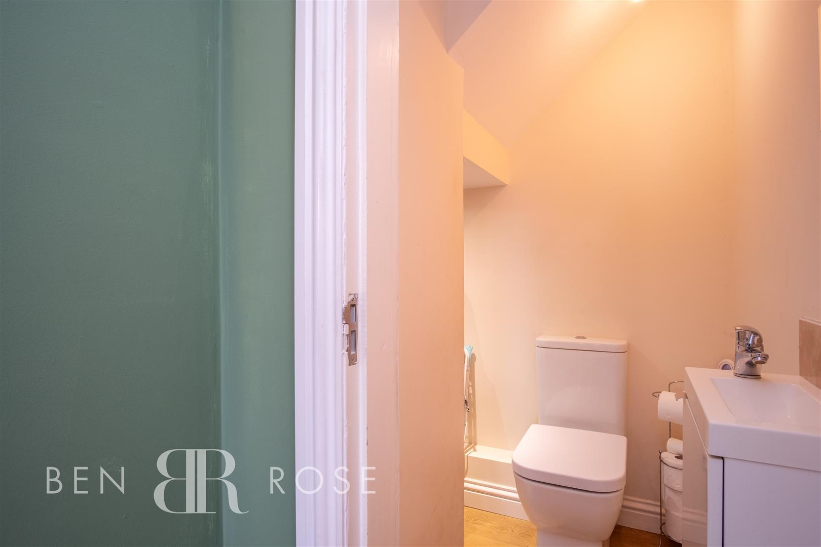 Property in Barnside, Euxton, Chorley, Lancashire, PR7 6AJ