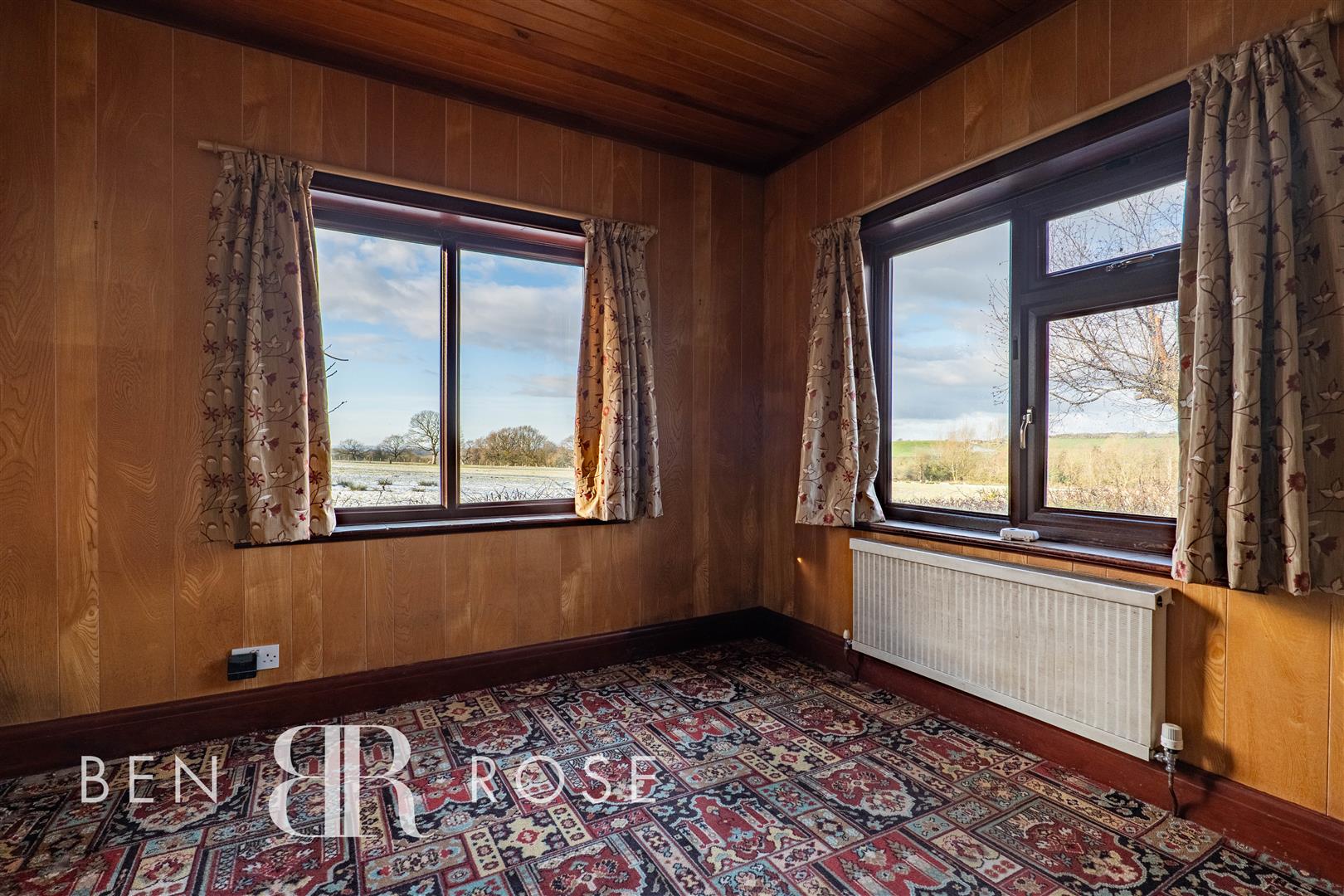 Property in Blackburn Road, Higher Wheelton, Chorley, PR6 8HL