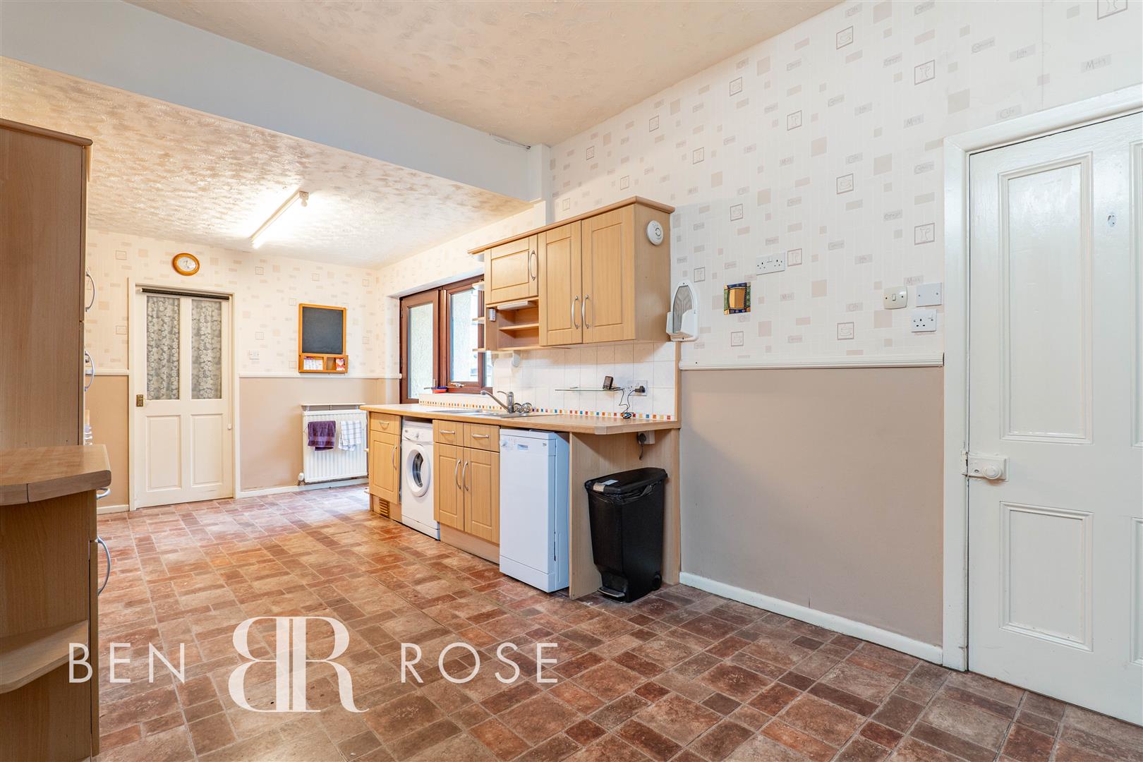 Property in Highfield Road South, Chorley, Lancashire, PR7 1RB