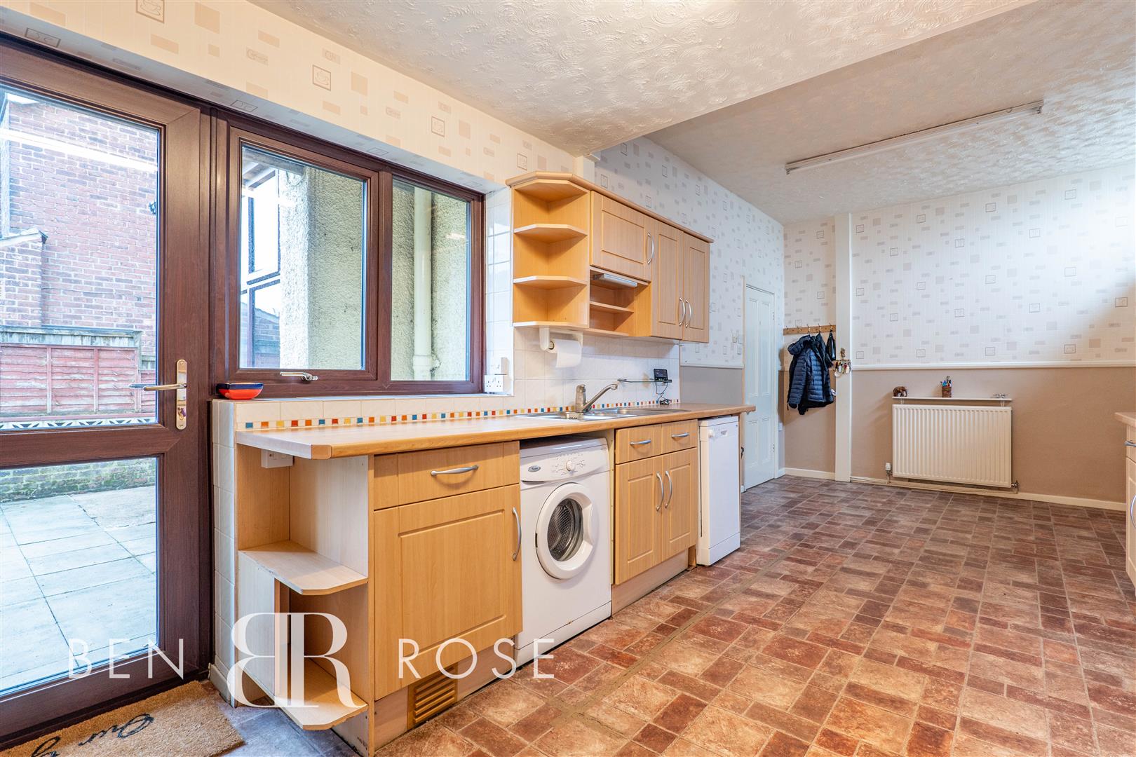 Property in Highfield Road South, Chorley, Lancashire, PR7 1RB