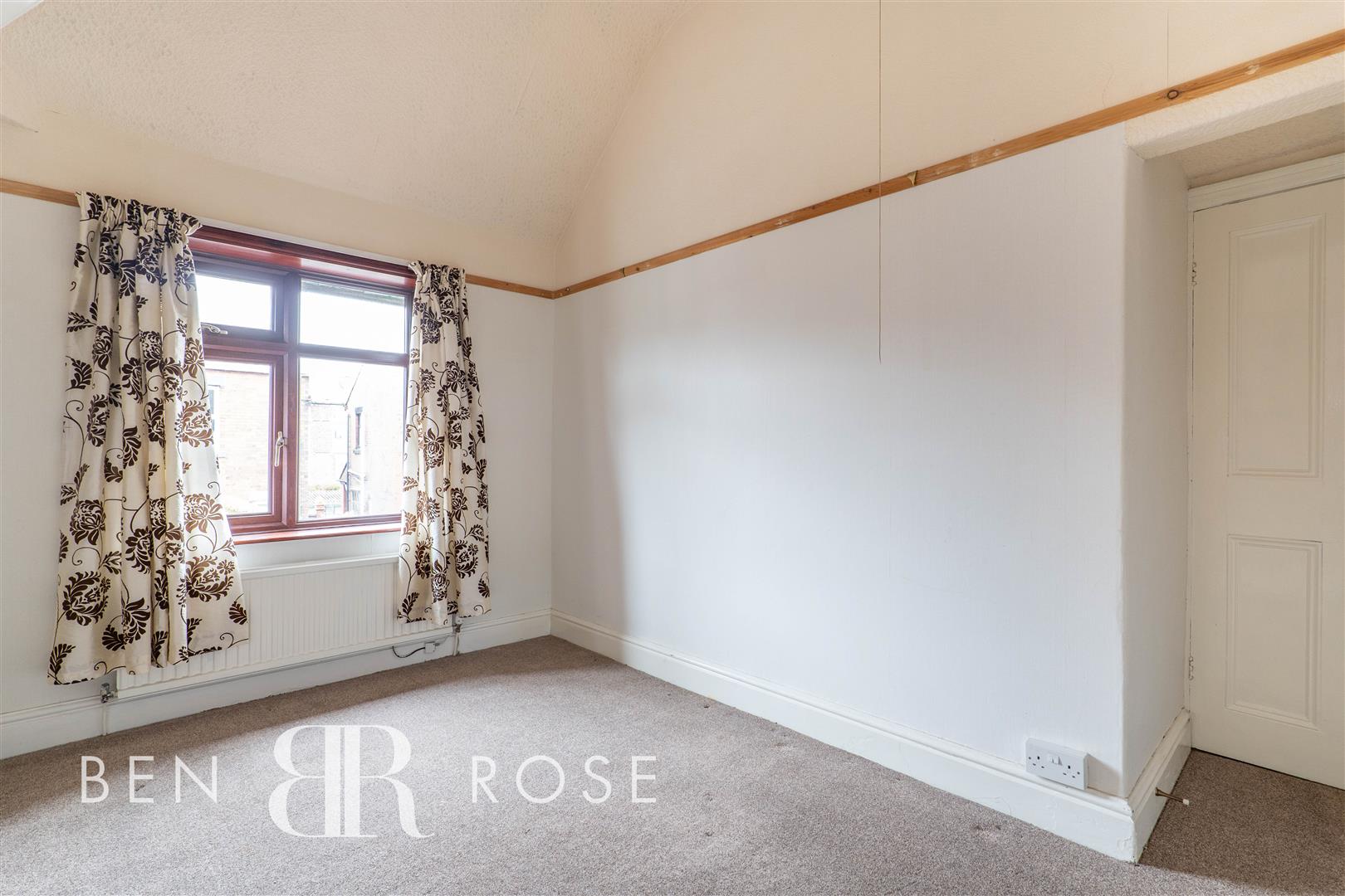 Property in Highfield Road South, Chorley, Lancashire, PR7 1RB