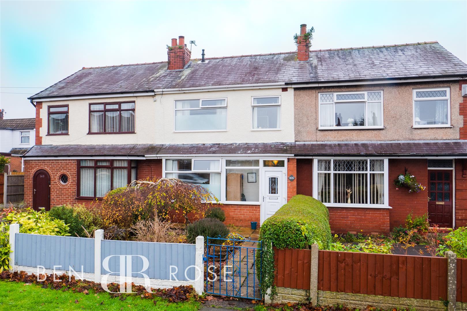 Property in Leyland Lane, Leyland, Lancashire, PR25 1XH