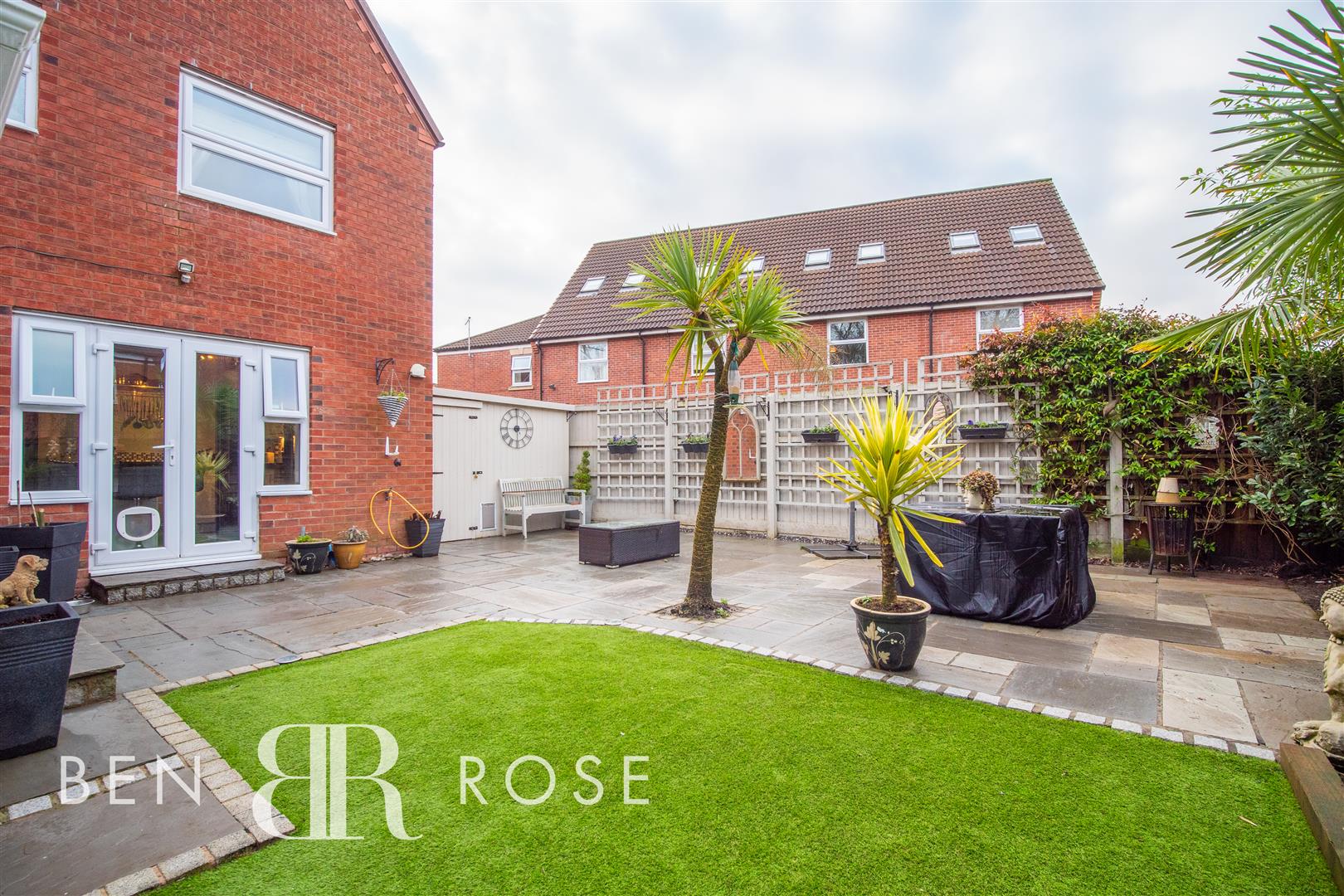 Property in Parish Gardens, Leyland, Lancashire, PR25 3UT