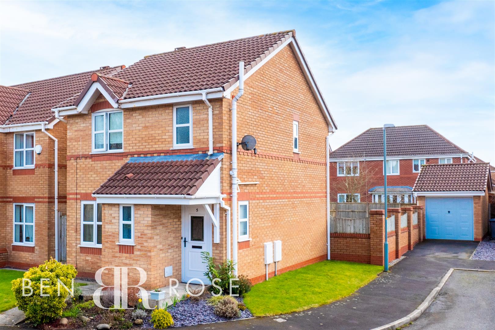 Property in Crofters Meadow, Farington Moss, Leyland, Lancashire, PR26 6QT