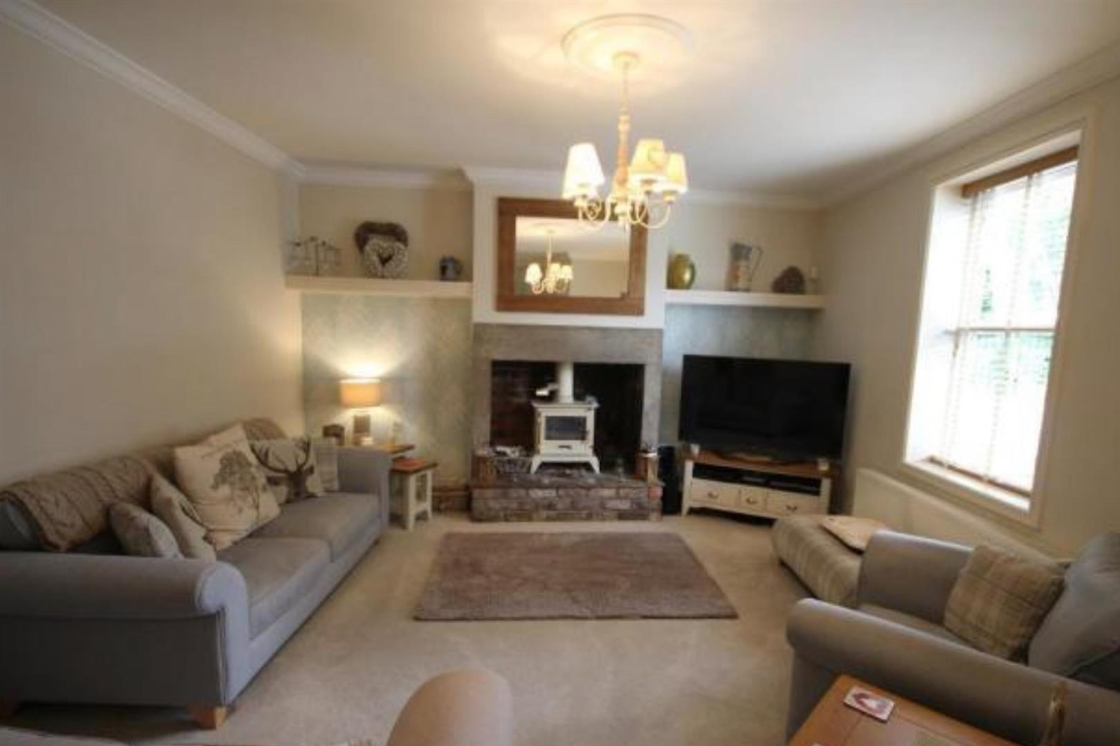 Property in Dunkirk Lane, Leyland, Lancashire, PR26 7SP