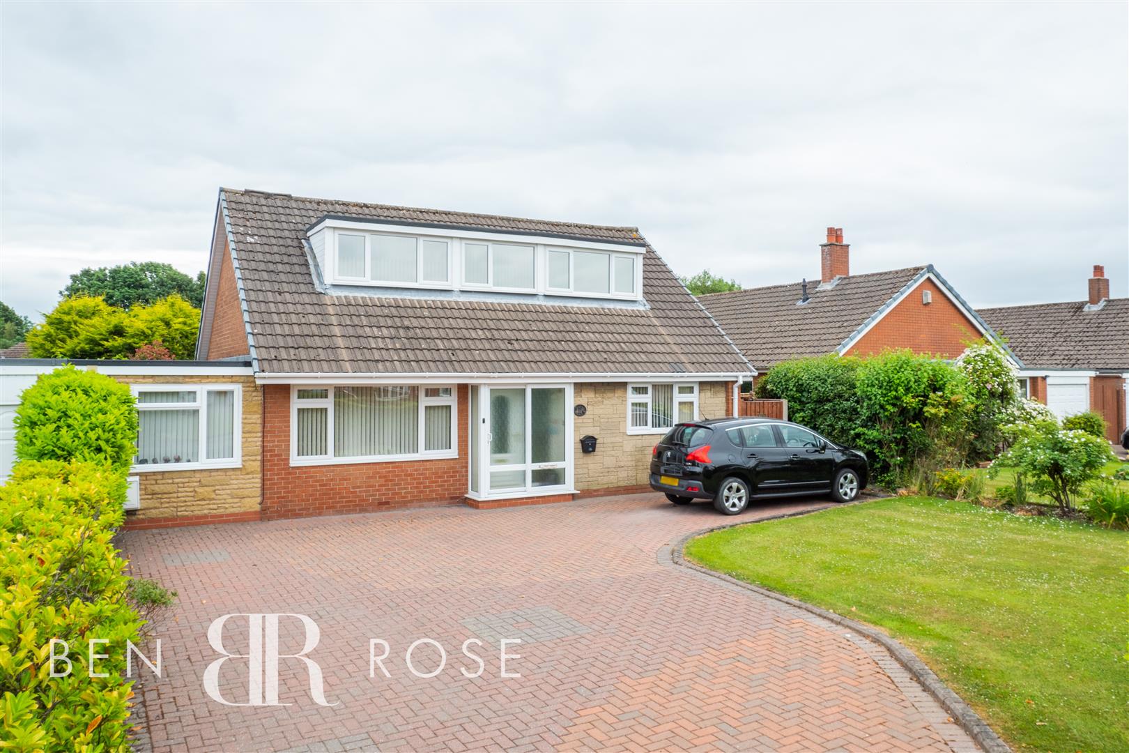 Property in Croston Road, Farington Moss, Leyland, Lancashire, PR26 6PL