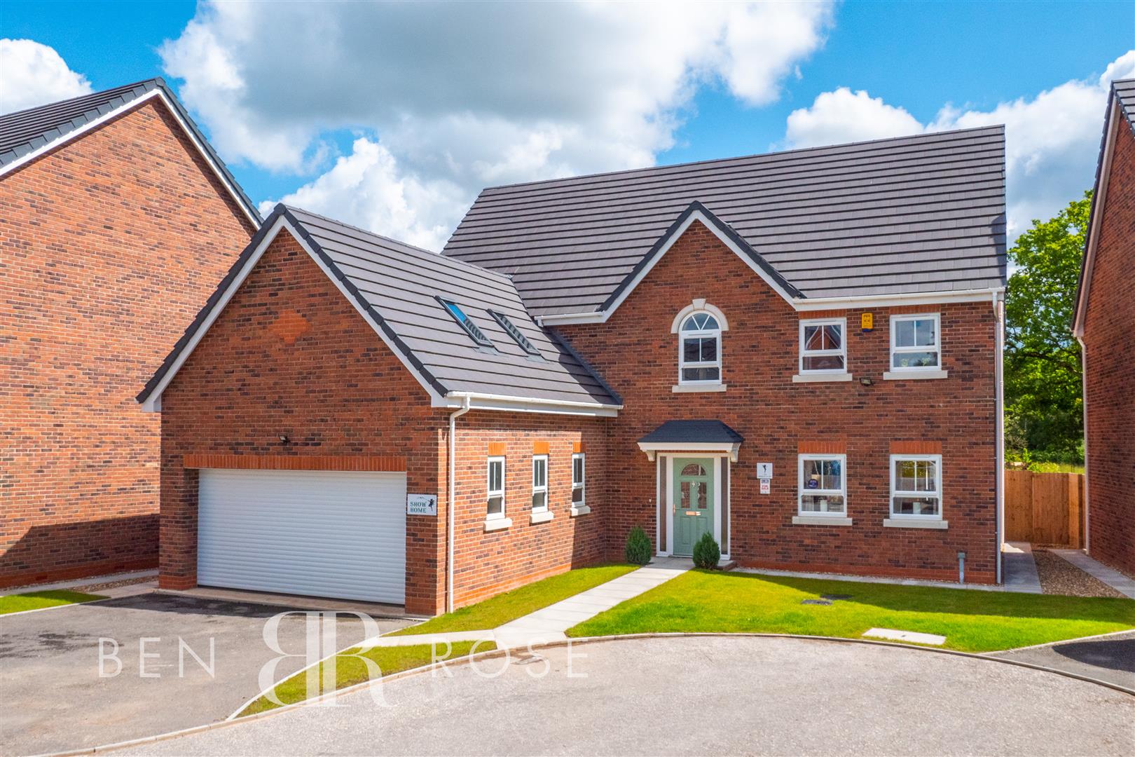 Property in Fossdale Moss, Leyland, Lancashire, PR26 7AT