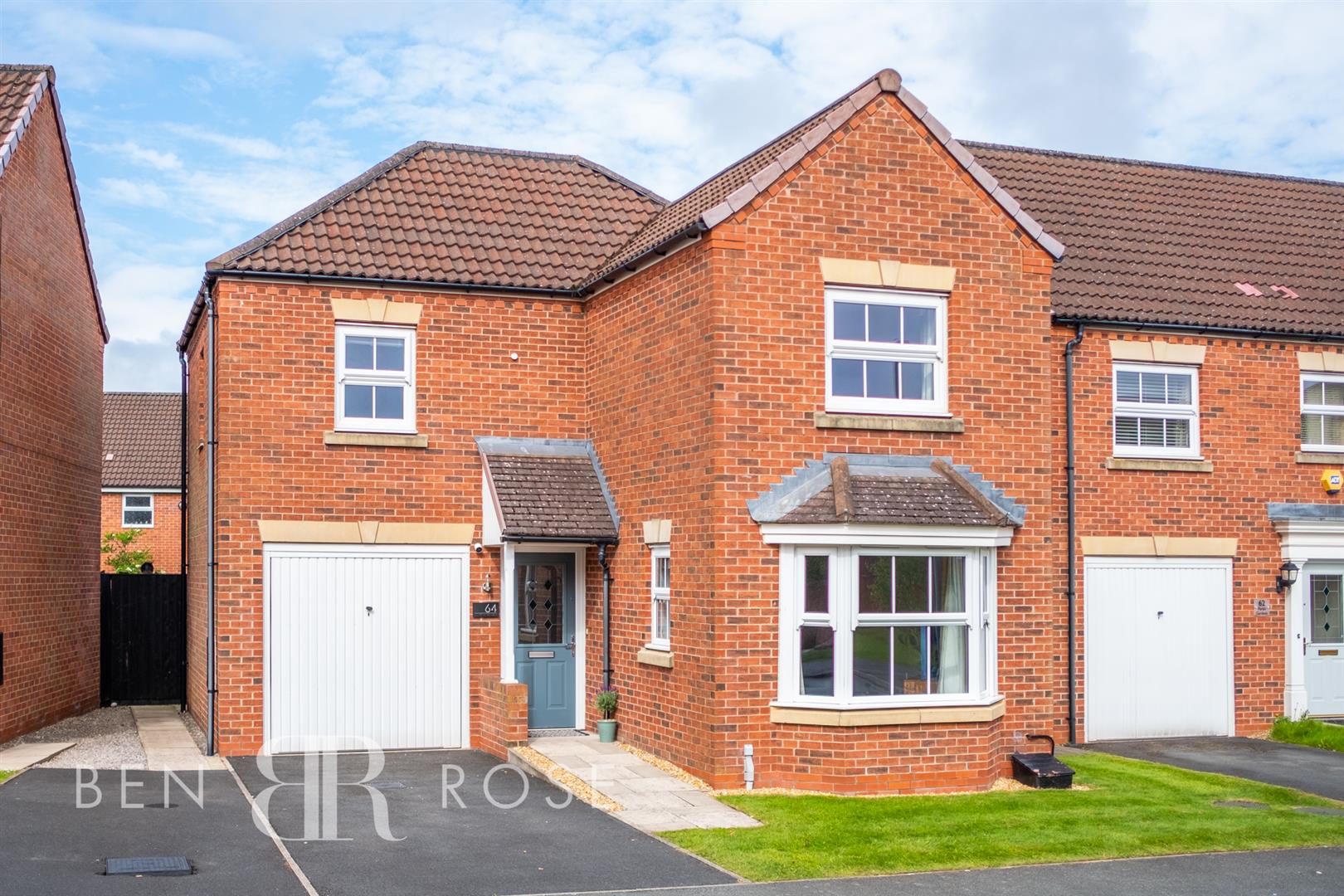 Property in Parish Gardens, Leyland, PR25 3UF