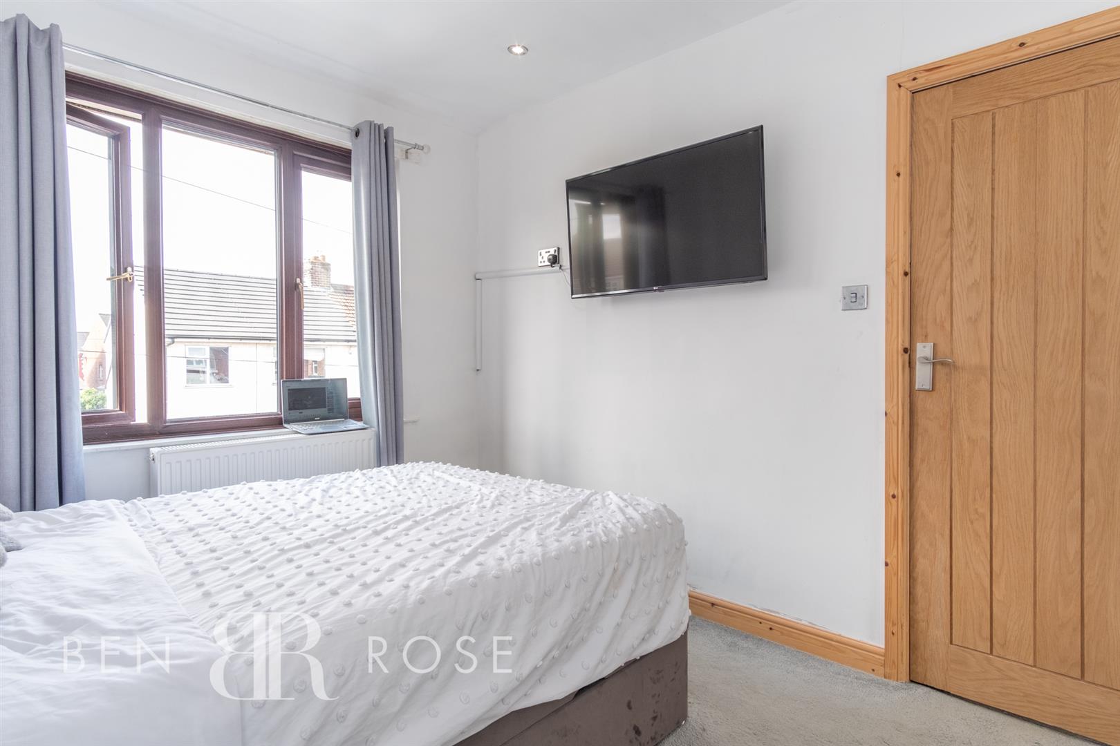 Property in Stevenson Avenue, Farington, Leyland, PR25 4GQ