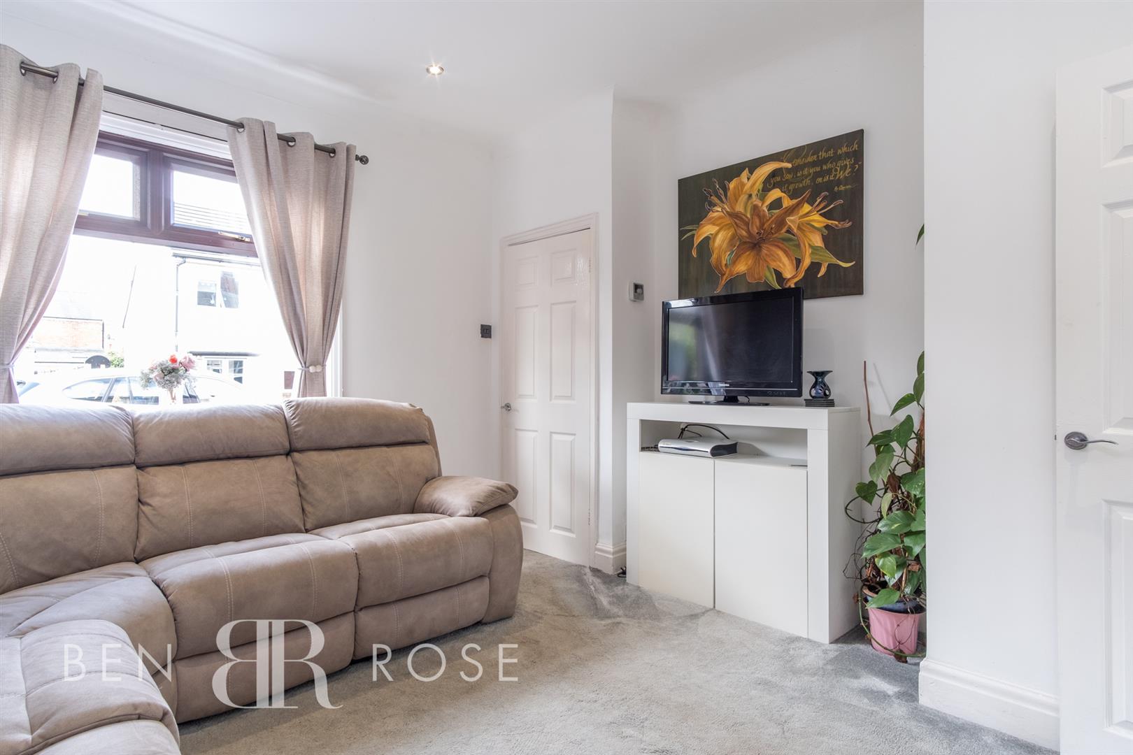 Property in Stevenson Avenue, Farington, Leyland, PR25 4GQ