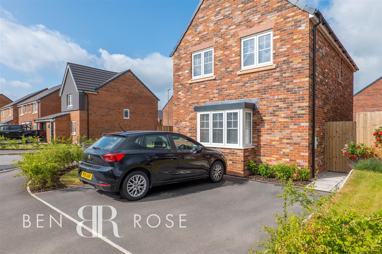 Property in Goldcrest Avenue, Farington Moss, Leyland, PR26 6AP