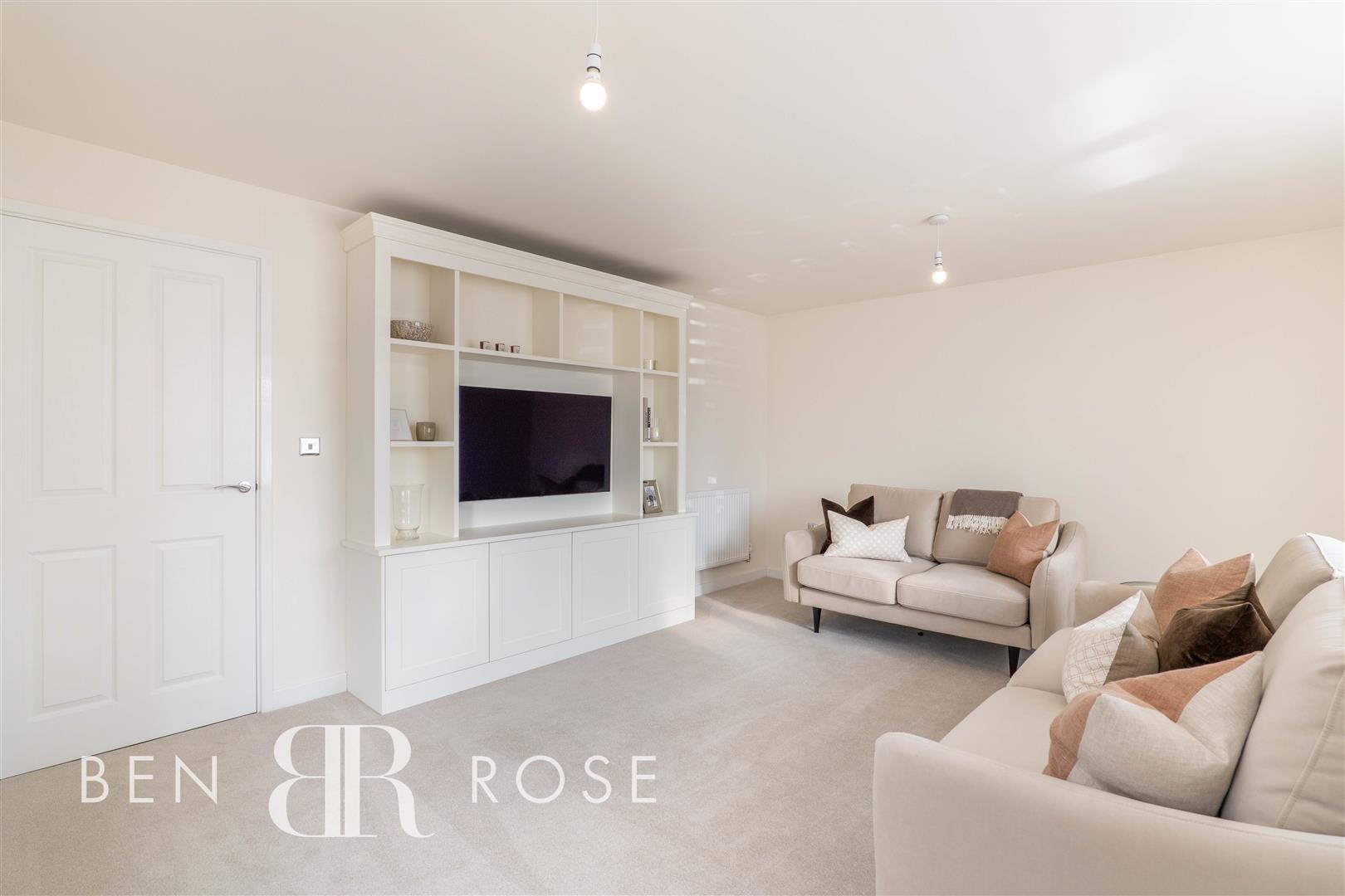 Property in Goldcrest Avenue, Farington Moss, Leyland, PR26 6AP