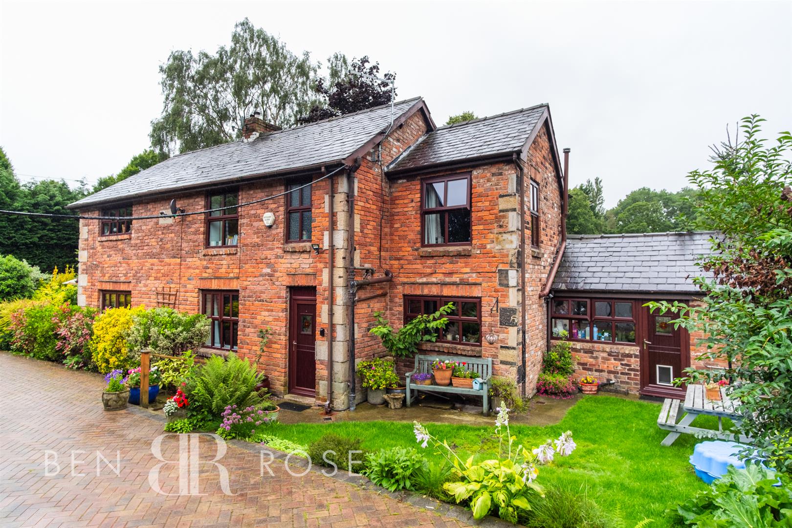 Property in Heald House Road, Leyland, PR25 4JA