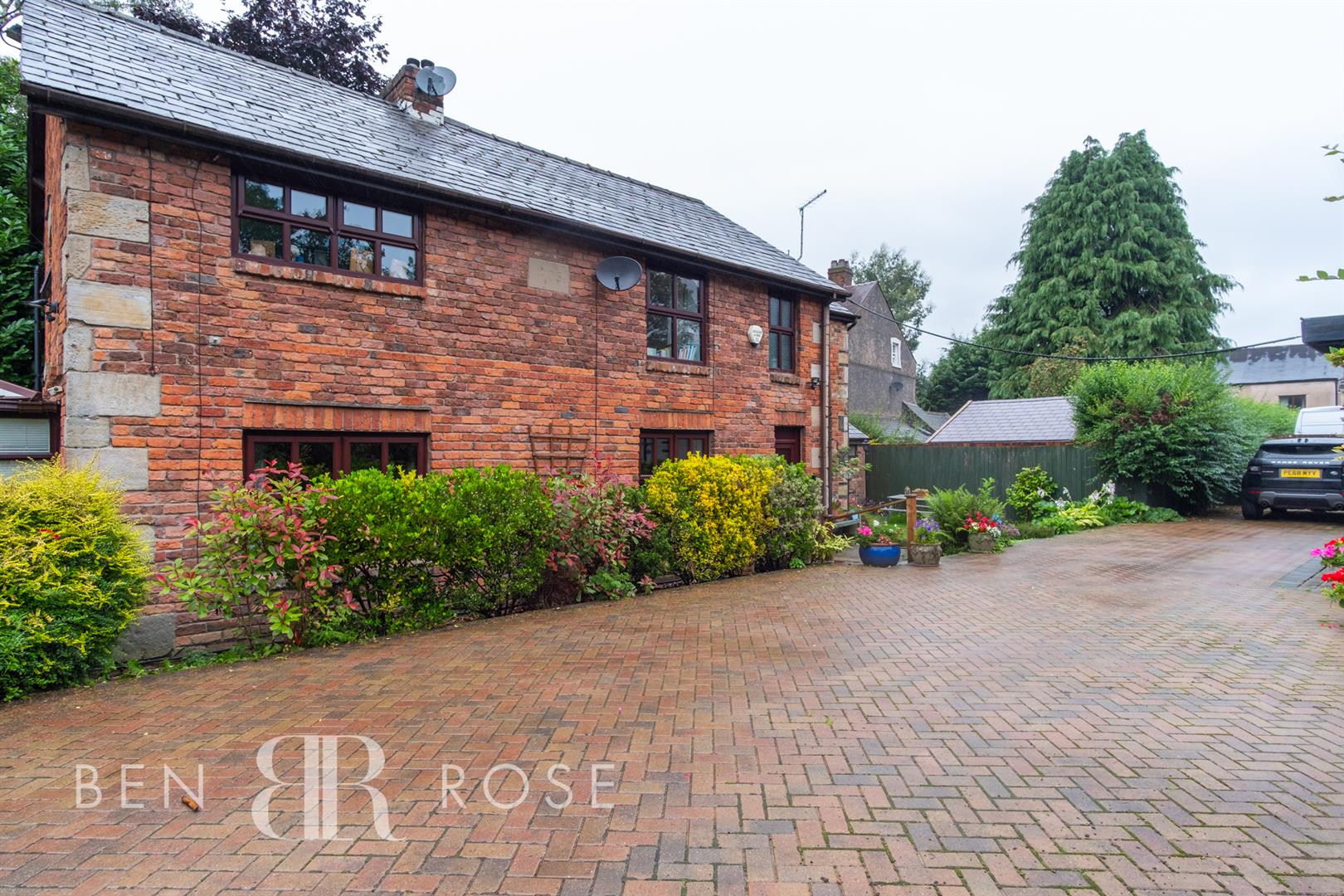 Property in Heald House Road, Leyland, PR25 4JA