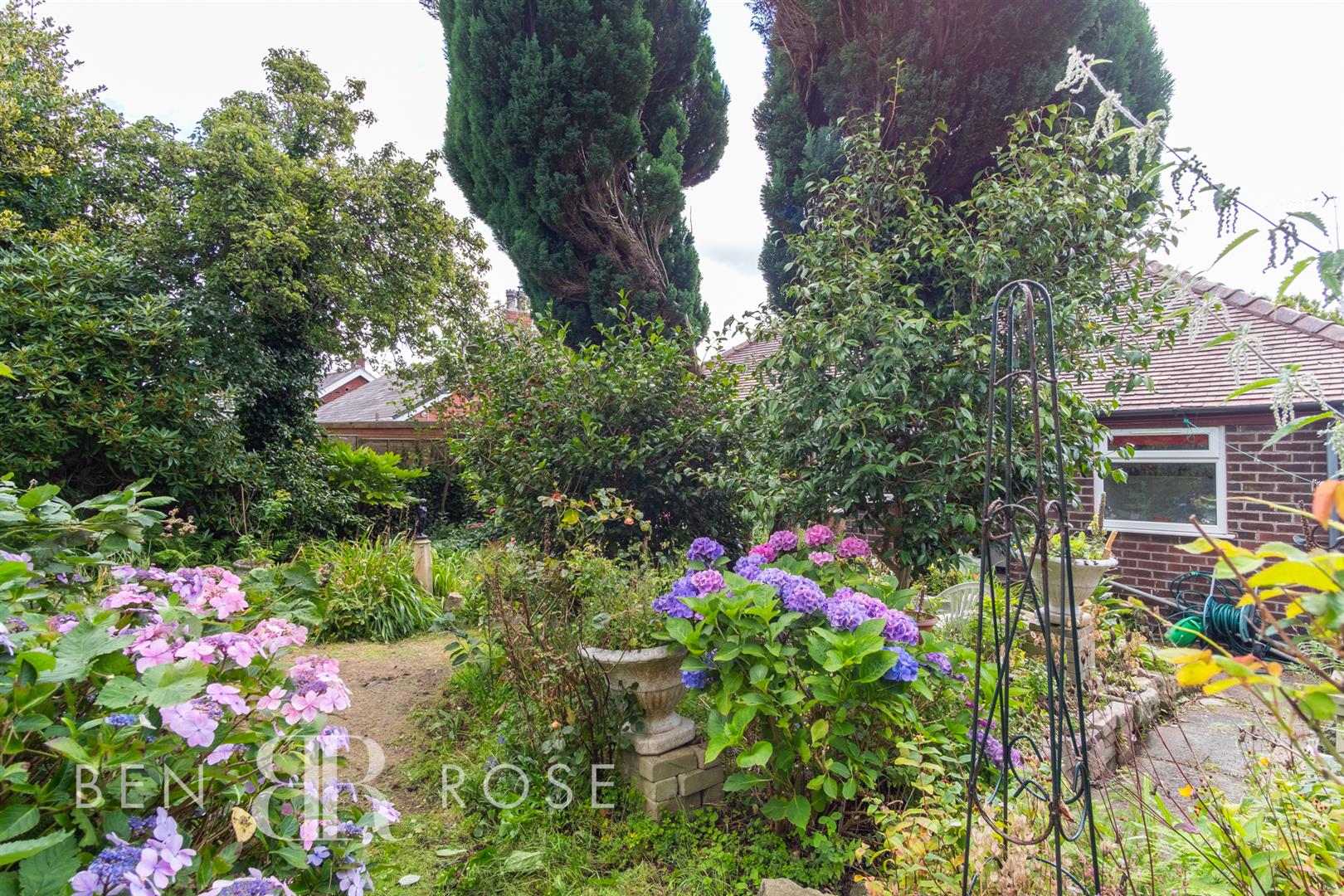 Property in Bent Lane, Leyland, PR25 4HR