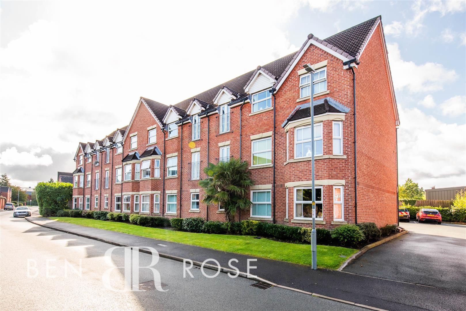 Property in Great Park Drive, Leyland, PR25 3UP