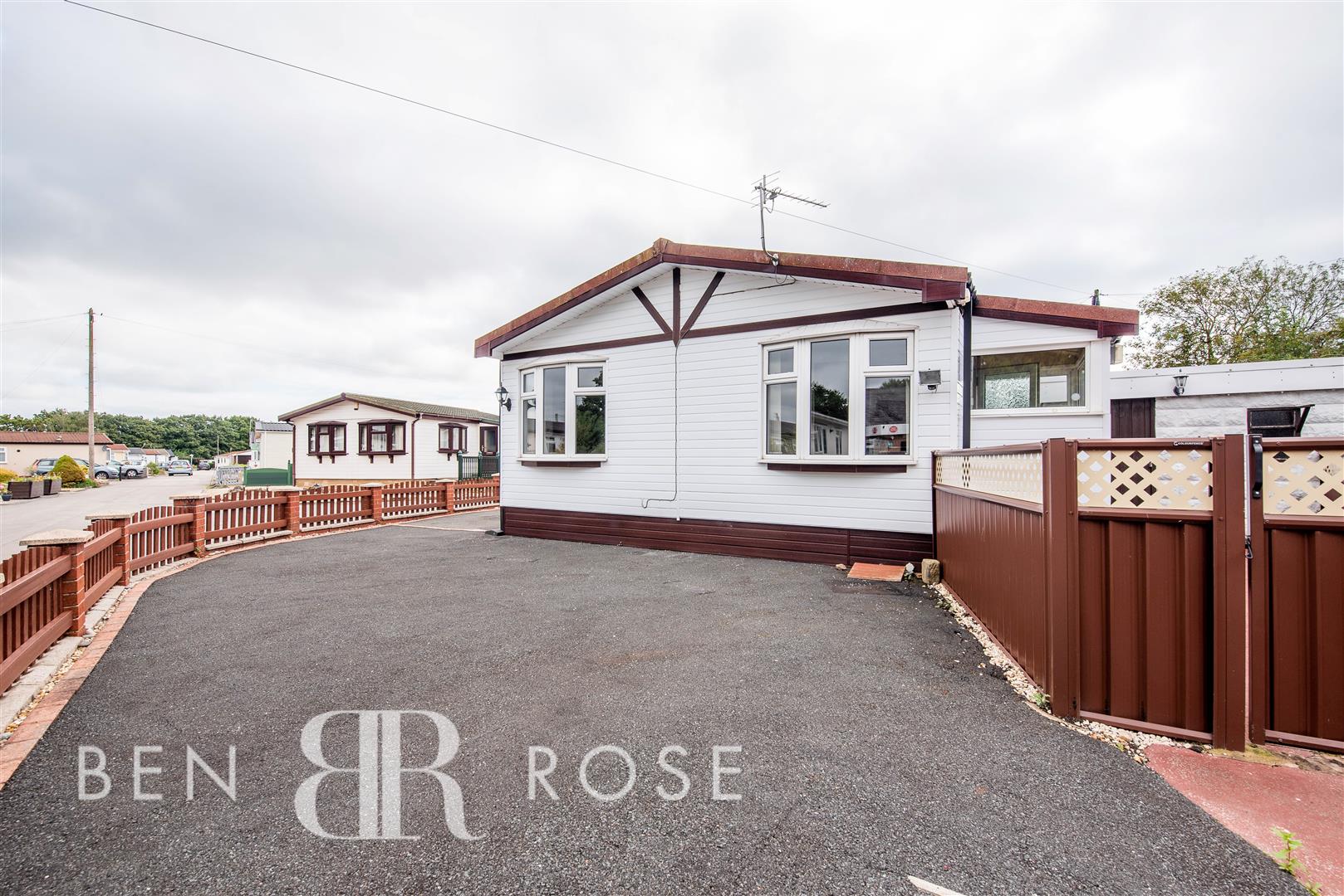 Property in Birch Avenue, Cuerden Residential Park, Leyland, PR25 5PD