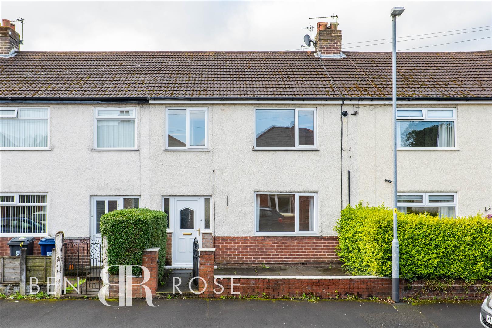 Property in Stevenson Avenue, Farington, Leyland, PR25 4GQ