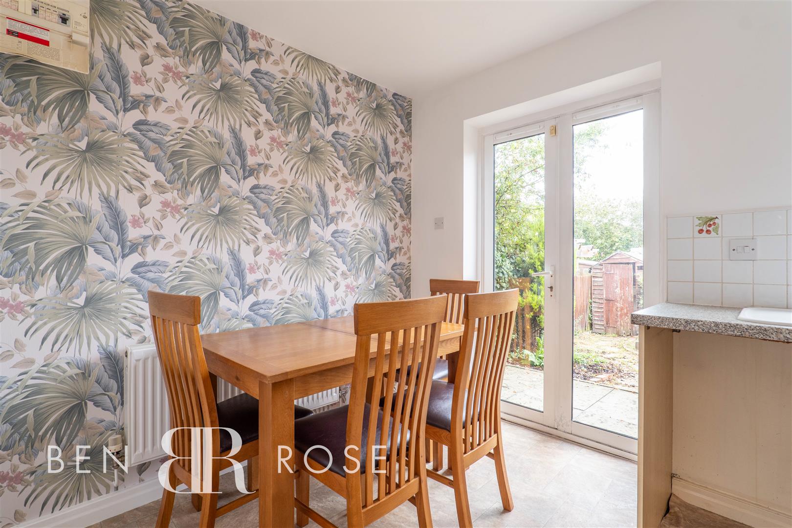 Property in Farington Gate, Leyland, PR25 3NF