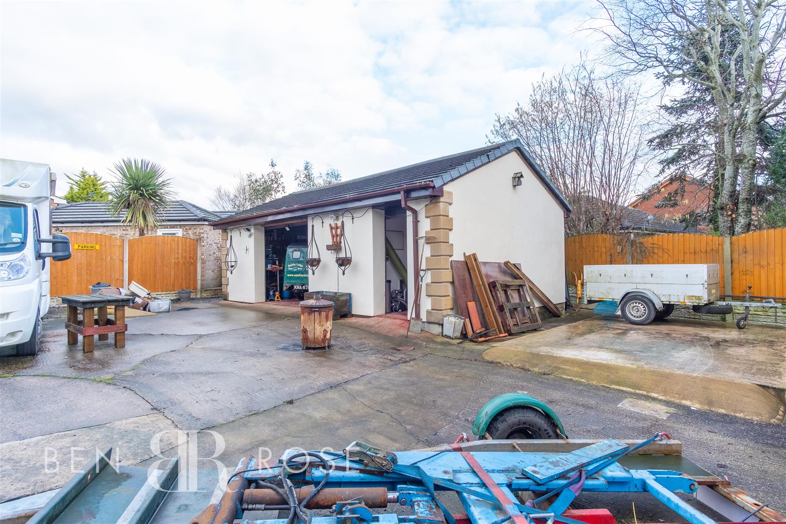 Property in Dunkirk Lane, Leyland, PR26 7SN