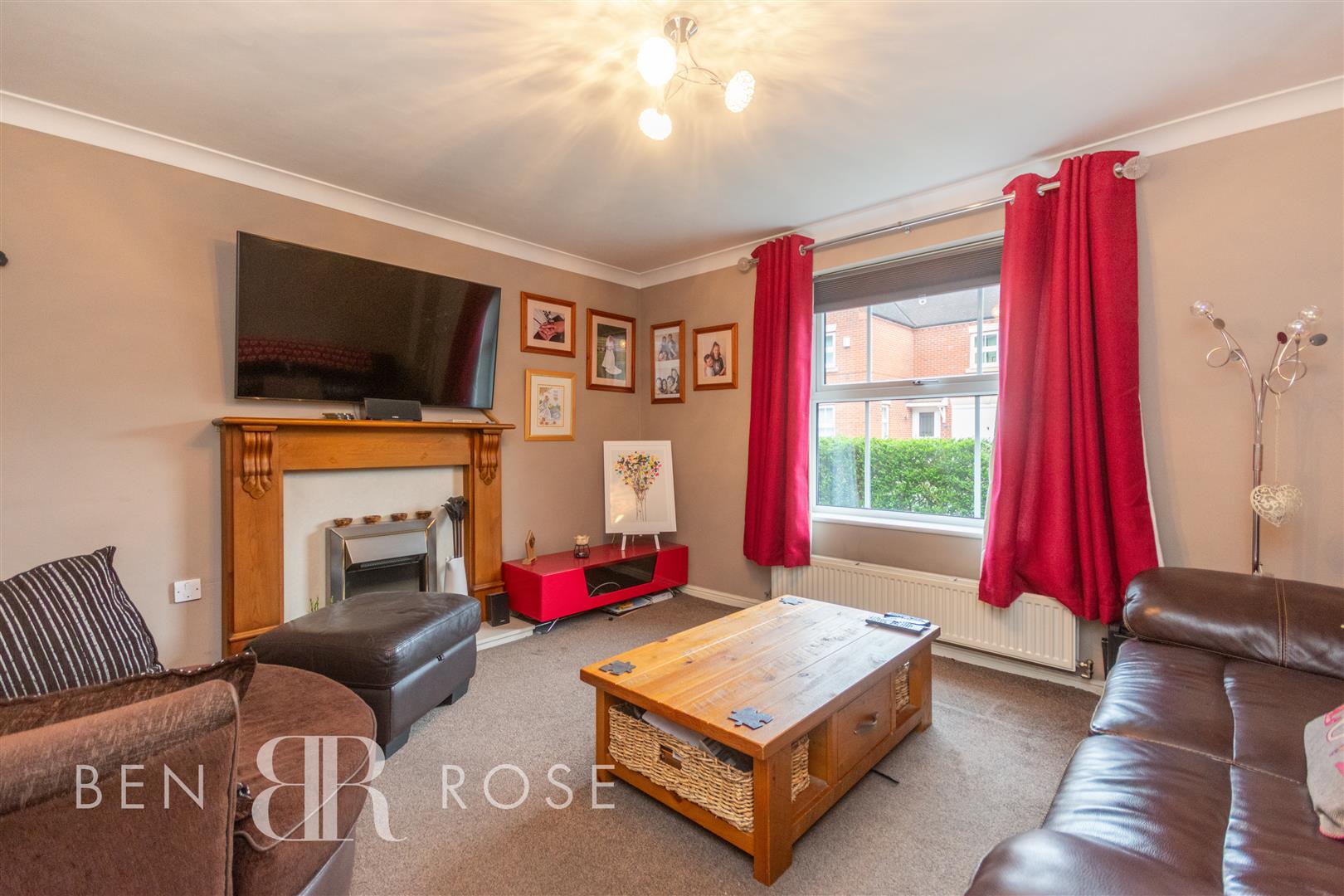 Property in Great Park Drive, Leyland, PR25 3UP