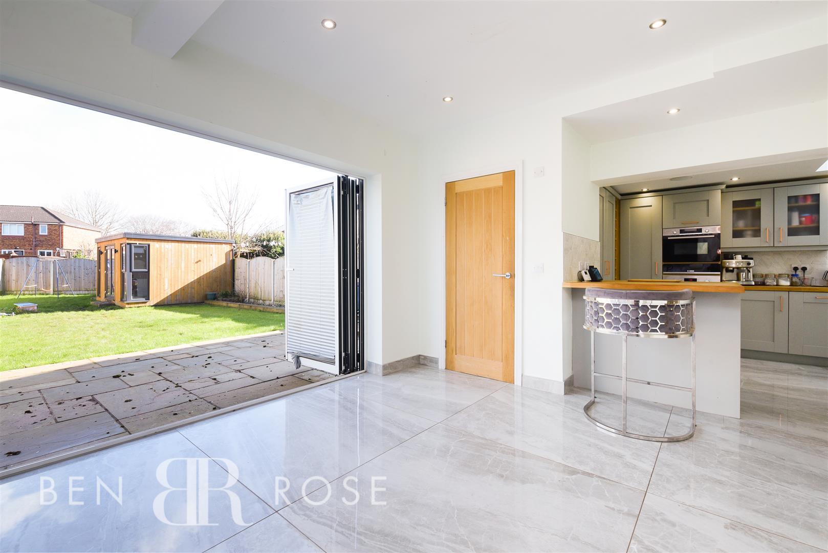 Property in Broadfield Drive, Leyland, PR25 1QL