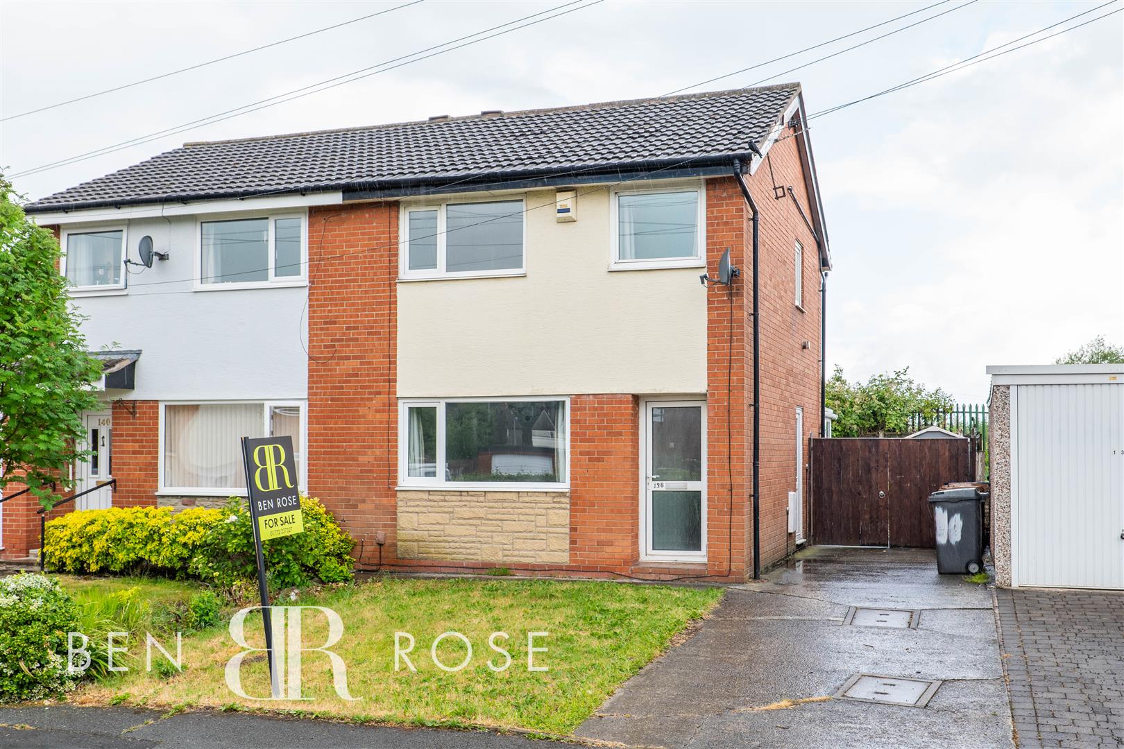 Property in Fir Trees Avenue, Lostock Hall, Preston, Lancashire, PR5 5SY