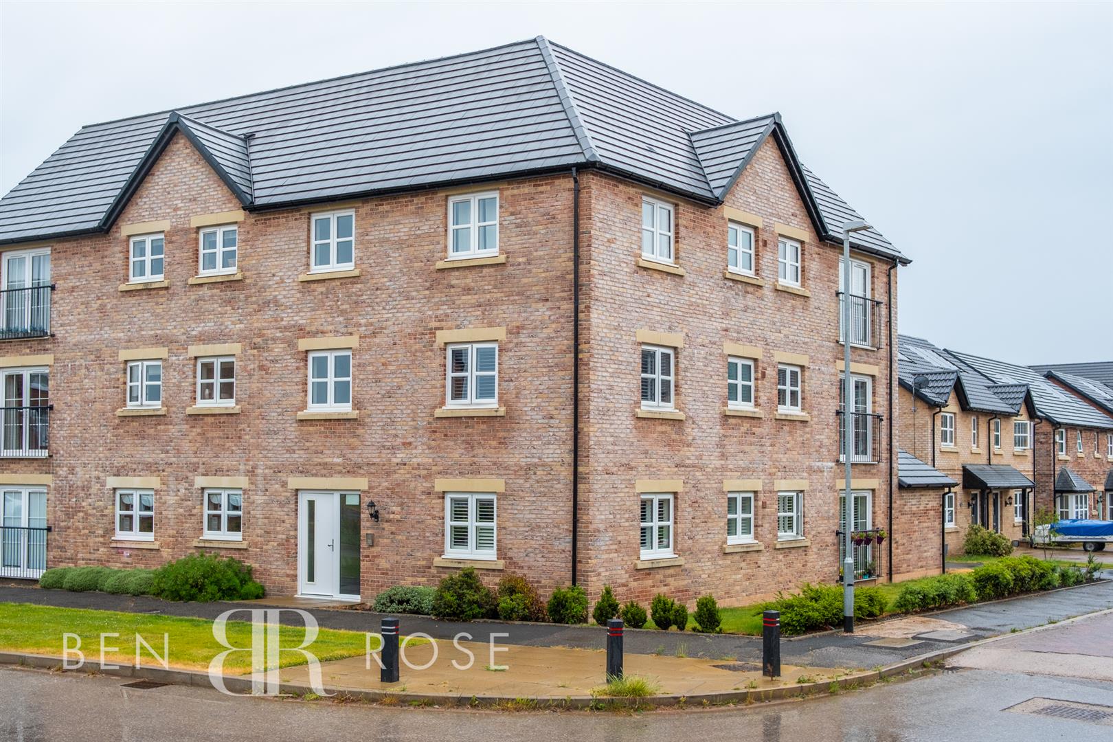 Property in Copper Beech Lane, Cottam, Preston, PR4 0EH