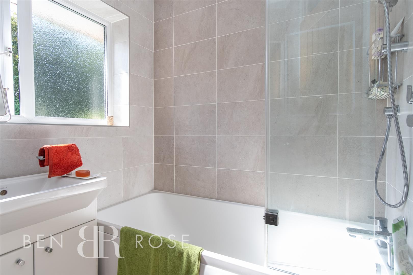 Property in Carr Field, Bamber Bridge, Preston, Lancashire, PR5 8BT