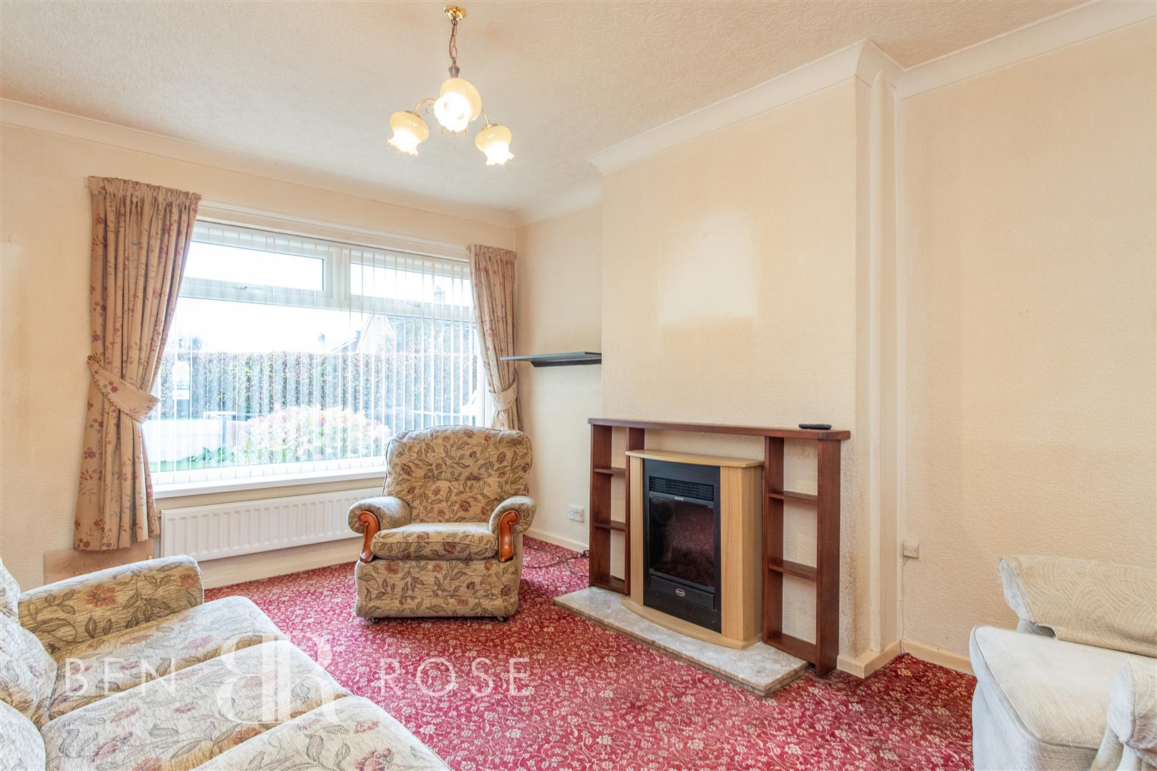 Property in Moss House Lane, Much Hoole, Preston, PR4 4TD