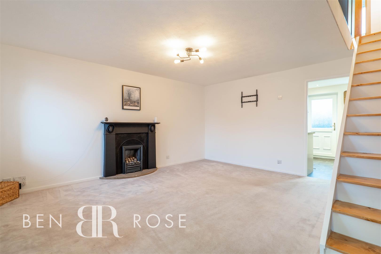 Property in Buckingham Avenue, Penwortham, Preston, PR1 9HG