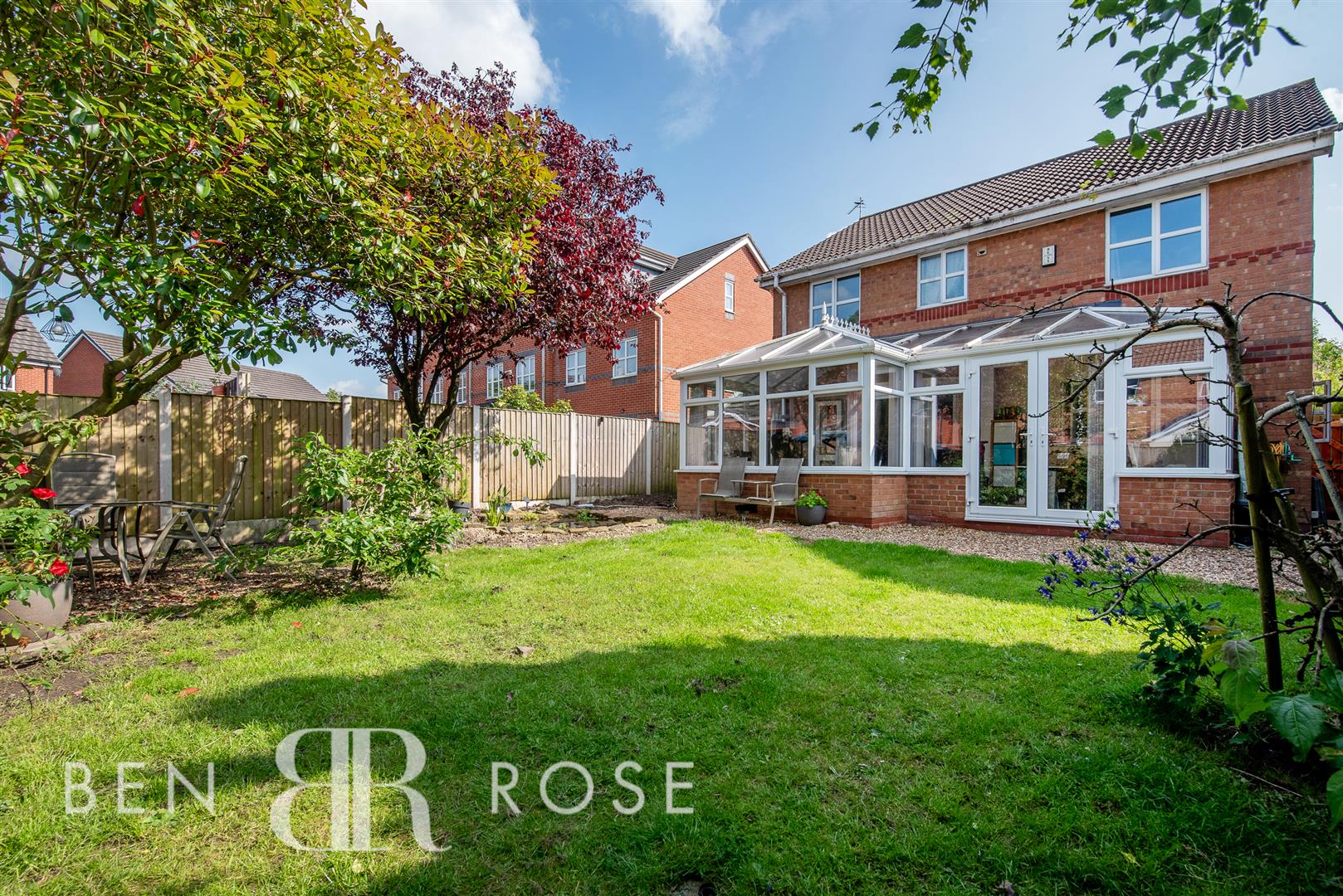 Property in Kingfisher Way, Bamber Bridge, Preston, PR5 6ZF