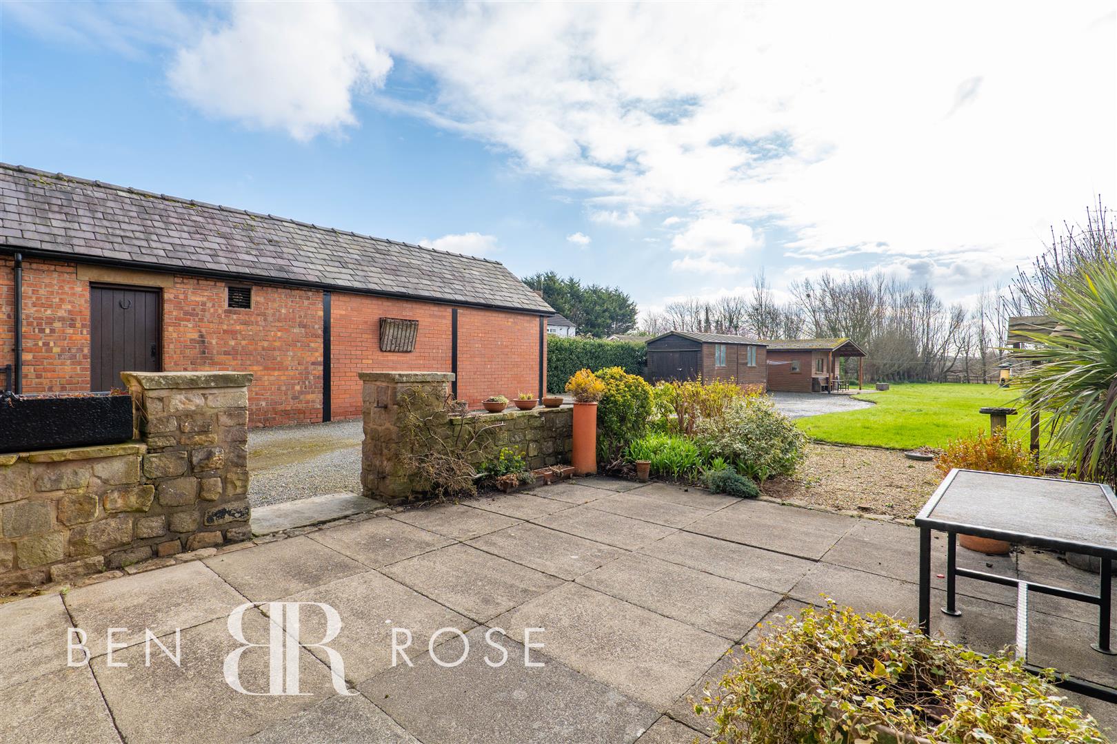 Property in Chapel Road, Hesketh Bank, Preston, PR4 6RY