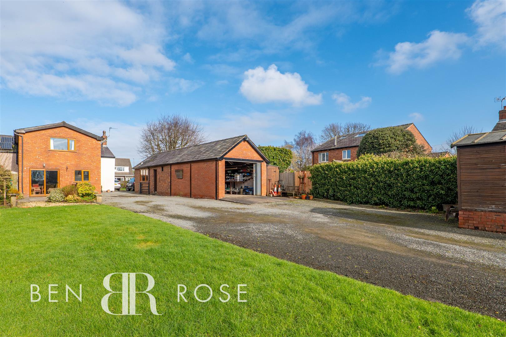 Property in Chapel Road, Hesketh Bank, Preston, PR4 6RY