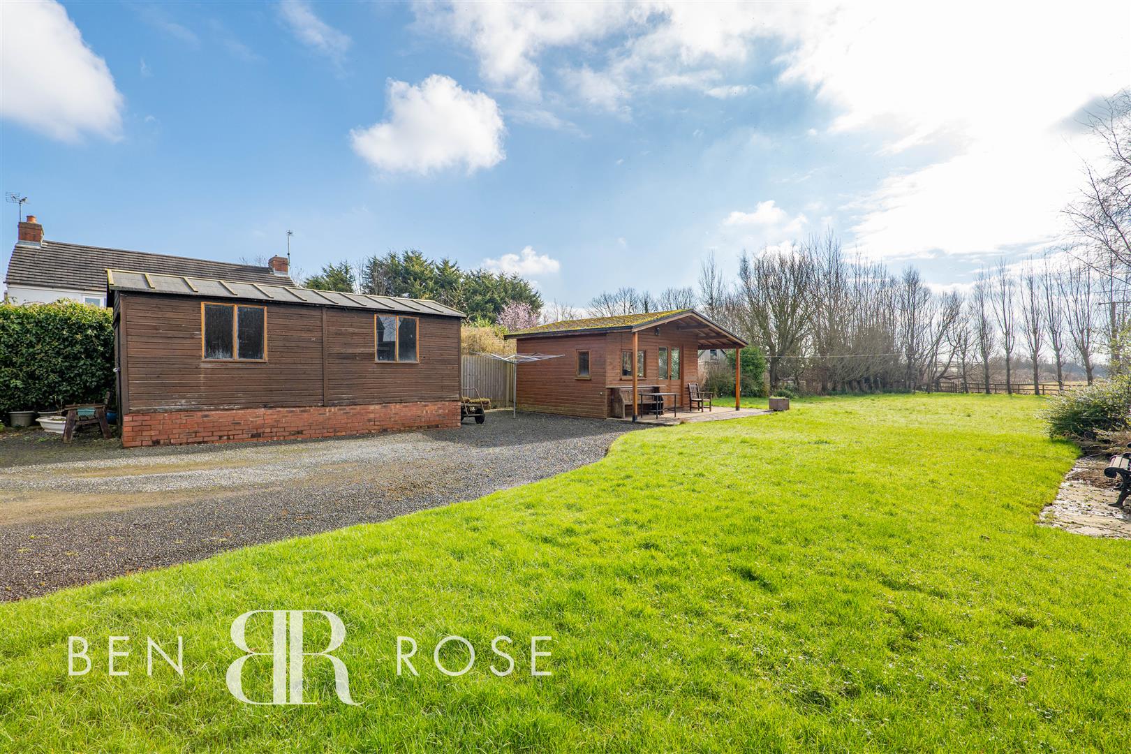 Property in Chapel Road, Hesketh Bank, Preston, PR4 6RY