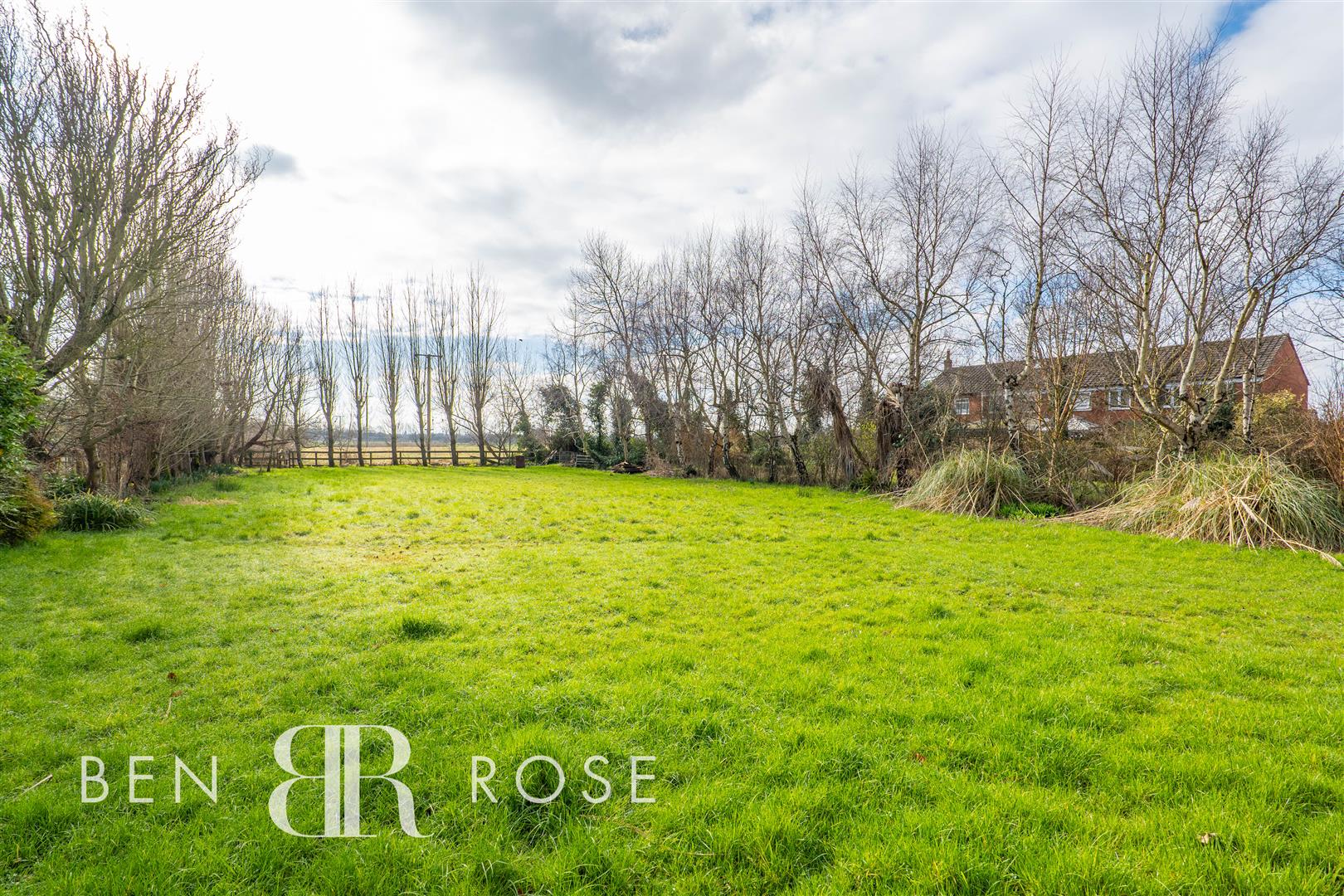 Property in Chapel Road, Hesketh Bank, Preston, PR4 6RY