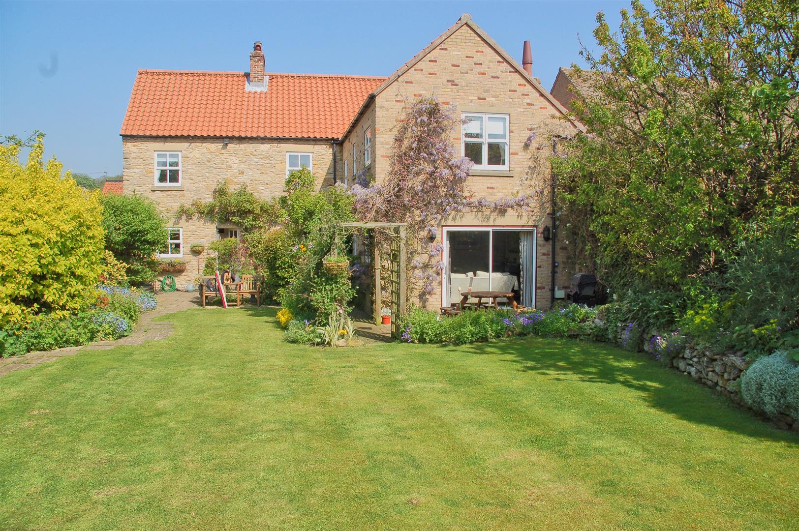 Property in Burgate, North Newbald, YO43