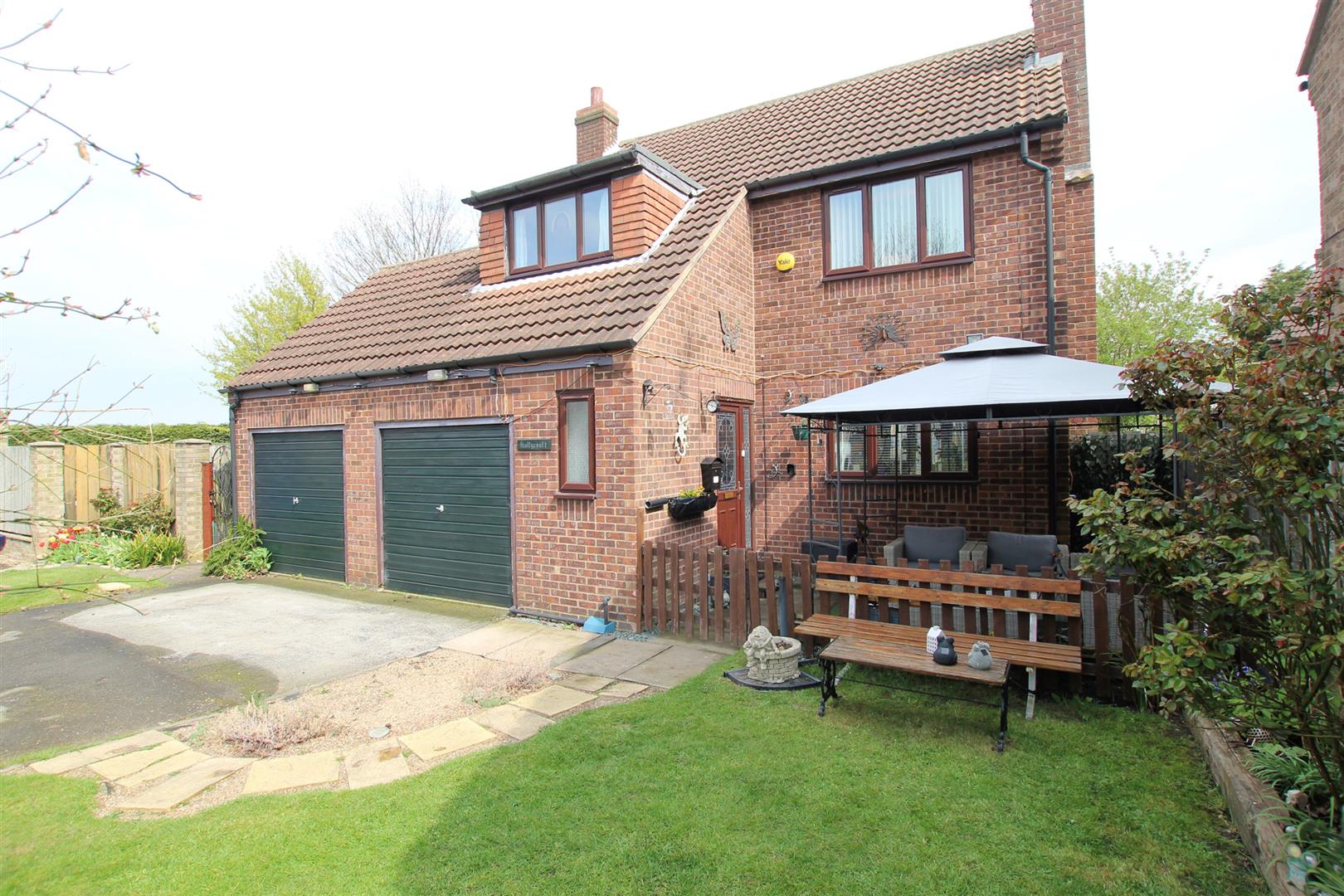 Property in Scotts Garth Close, Tickton, HU17