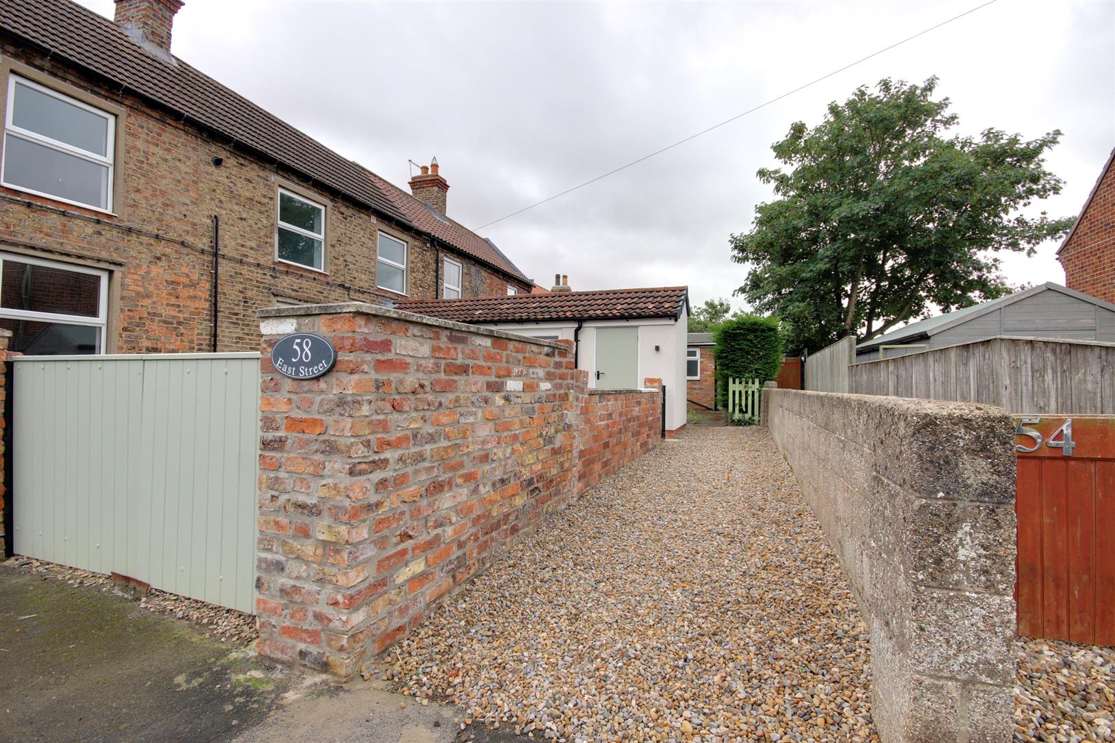 Property in 56 East Street, Leven, HU17