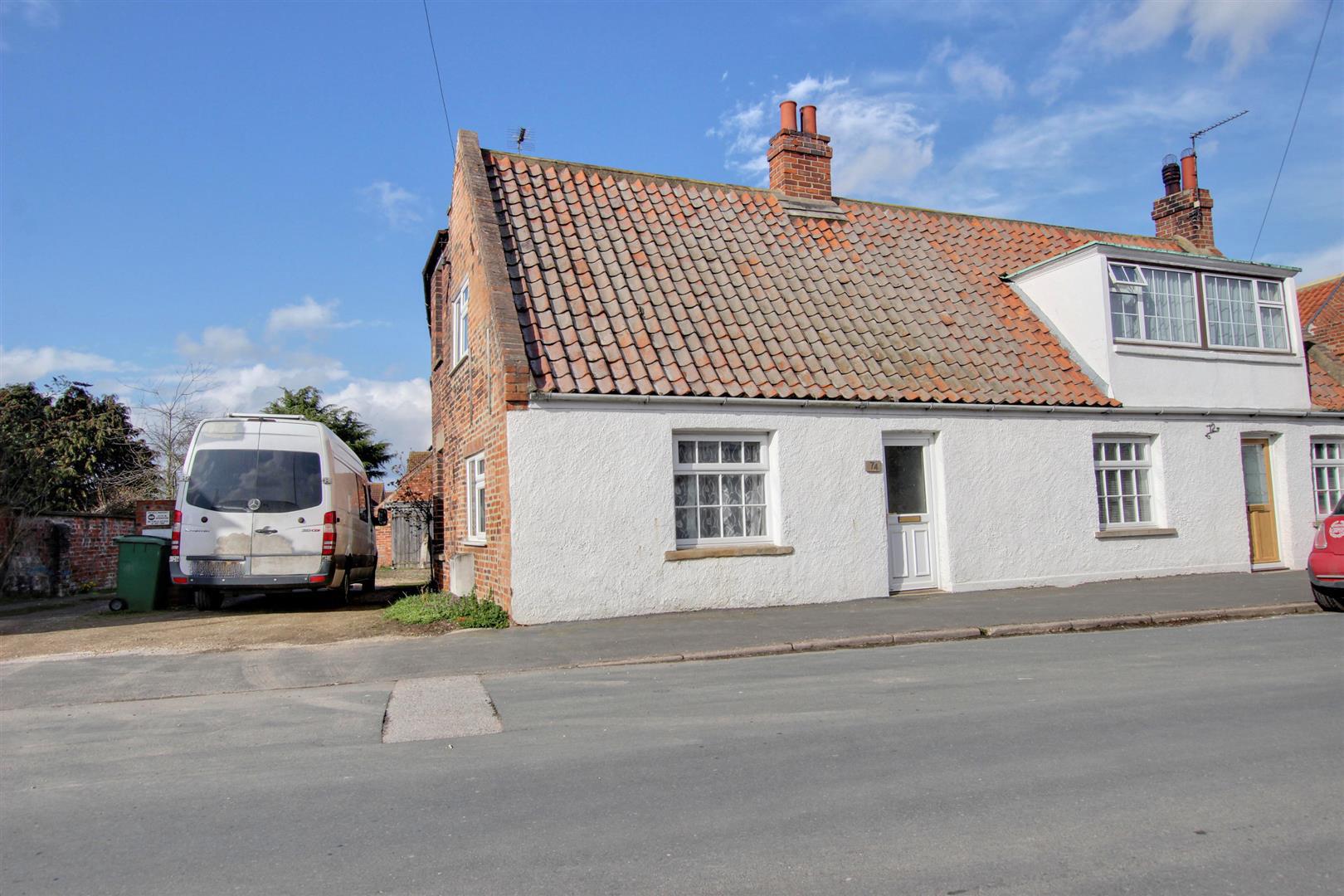 Property in Main Street, Tickton, HU17