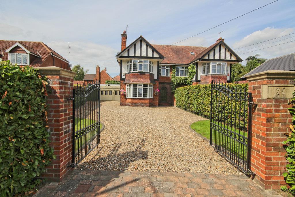 Property in West Ella Road, Kirk Ella, HU10