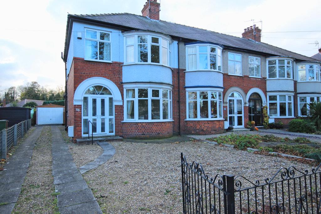 Property in Kingston Road, Willerby, HU10