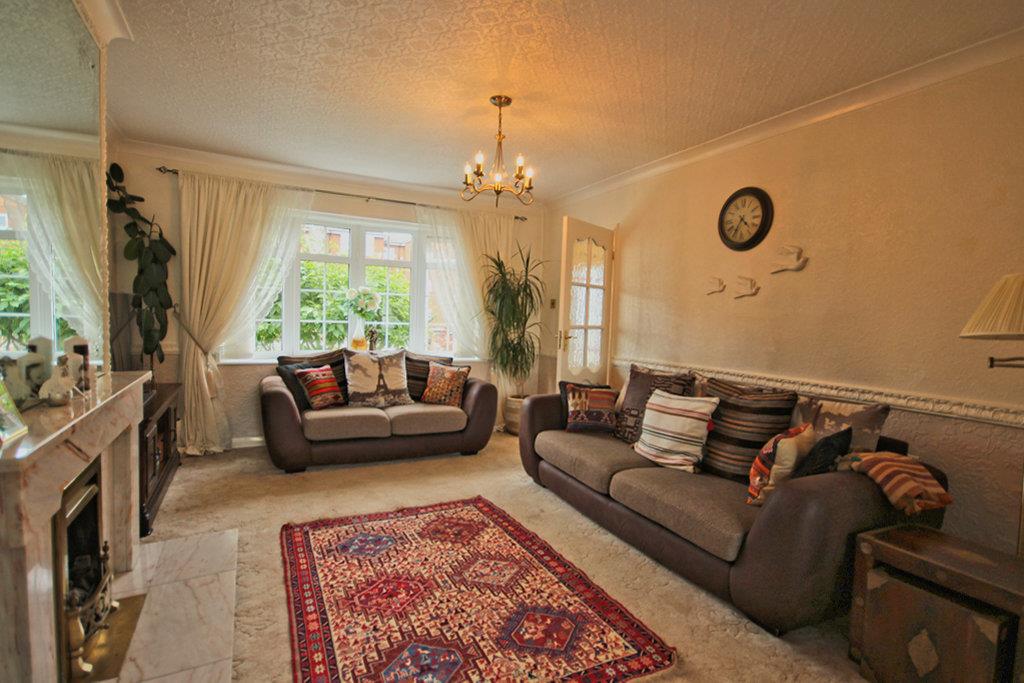 Property in The Parkway, Willerby, HU10