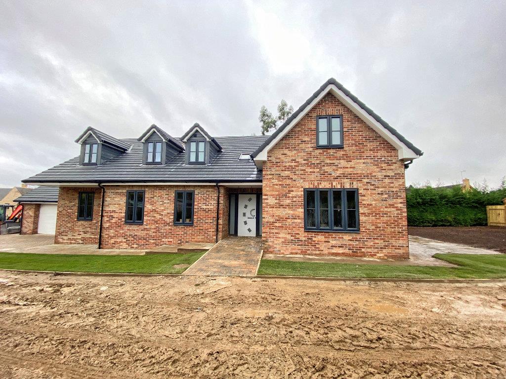 Property in Johnson Close, Swanland, HU14