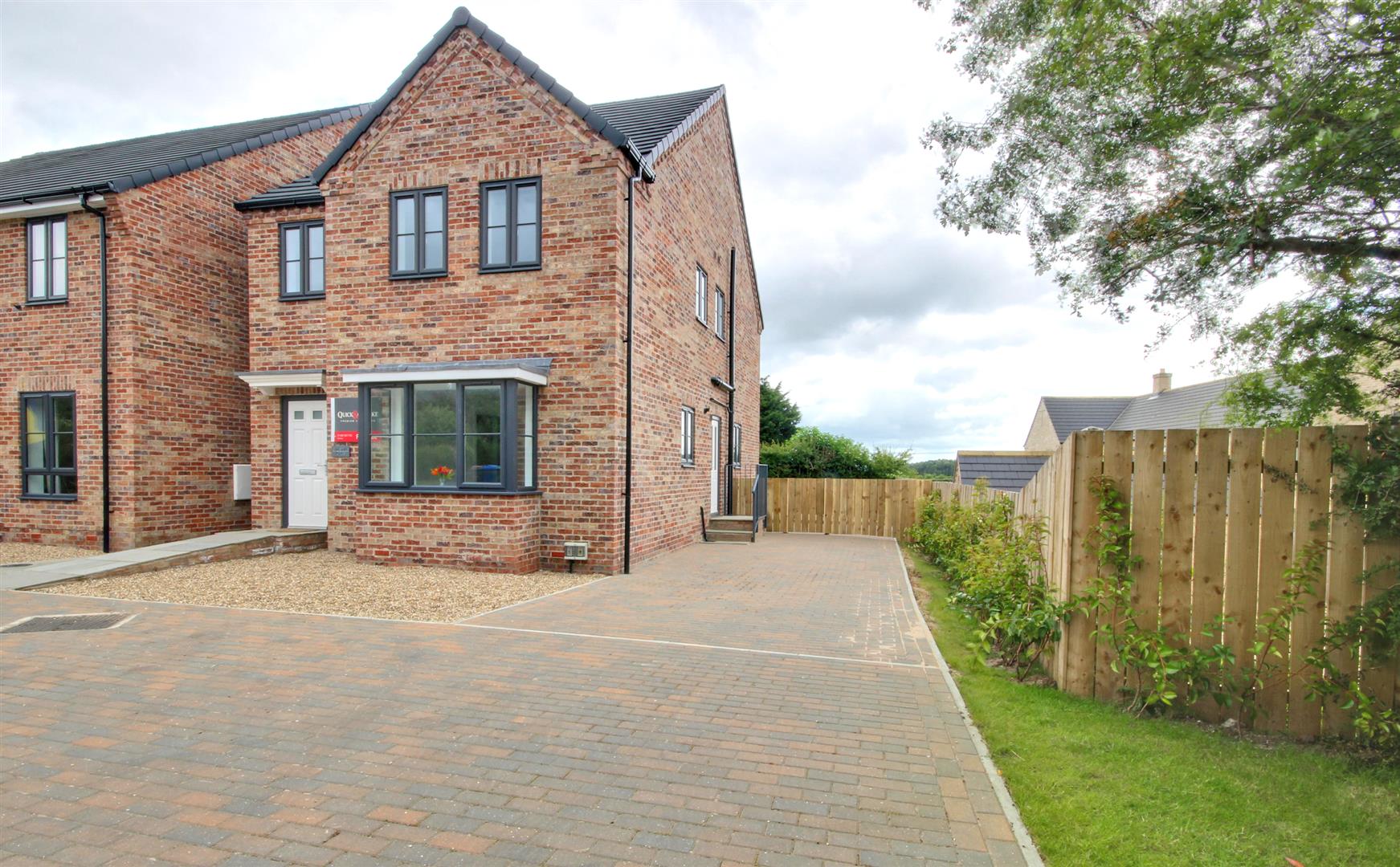 Property in 3 Johnson Close, Swanland, HU14