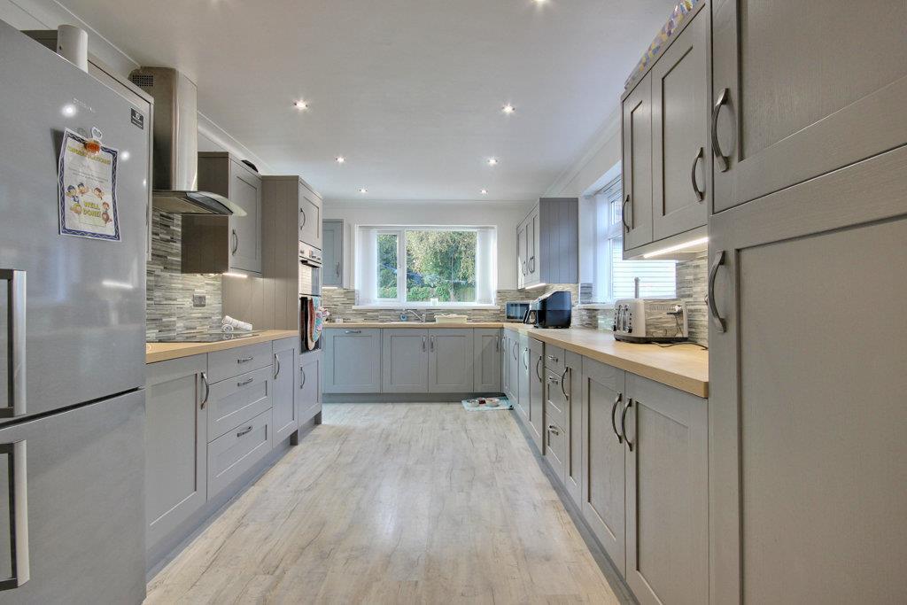 Property in Haydon Close, Willerby, HU10