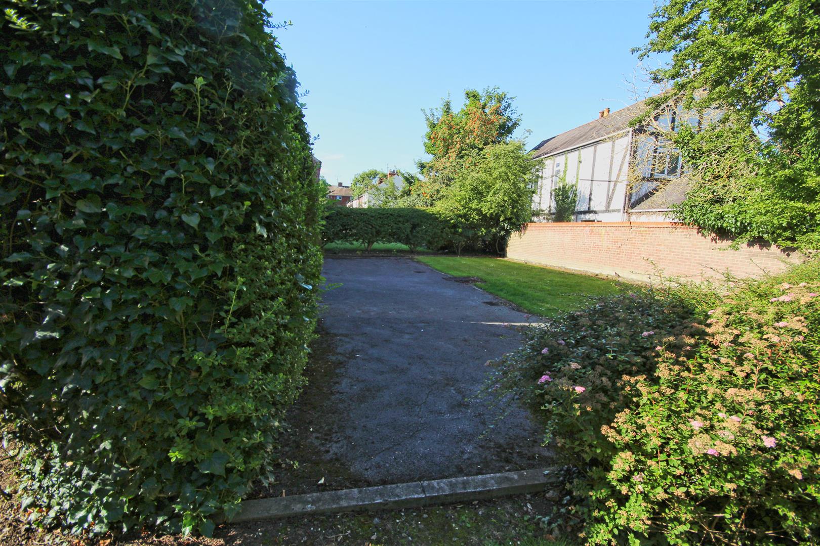 Property in Tennison Court, Crescent Street, Cottingham, HU16
