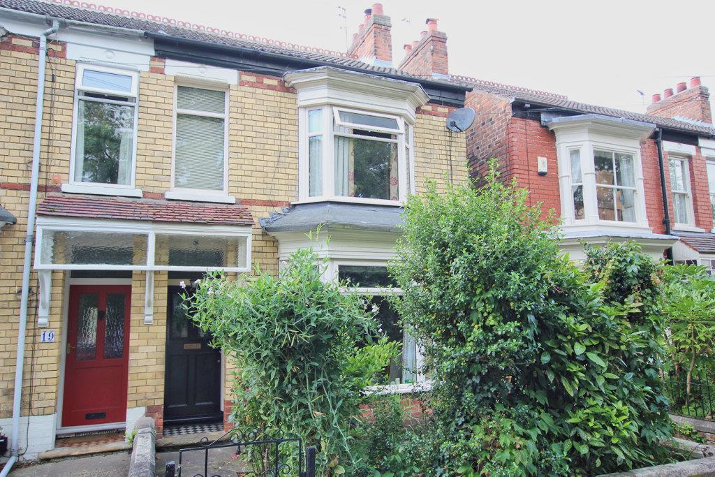 Property in Linden Avenue, Cottingham, HU16