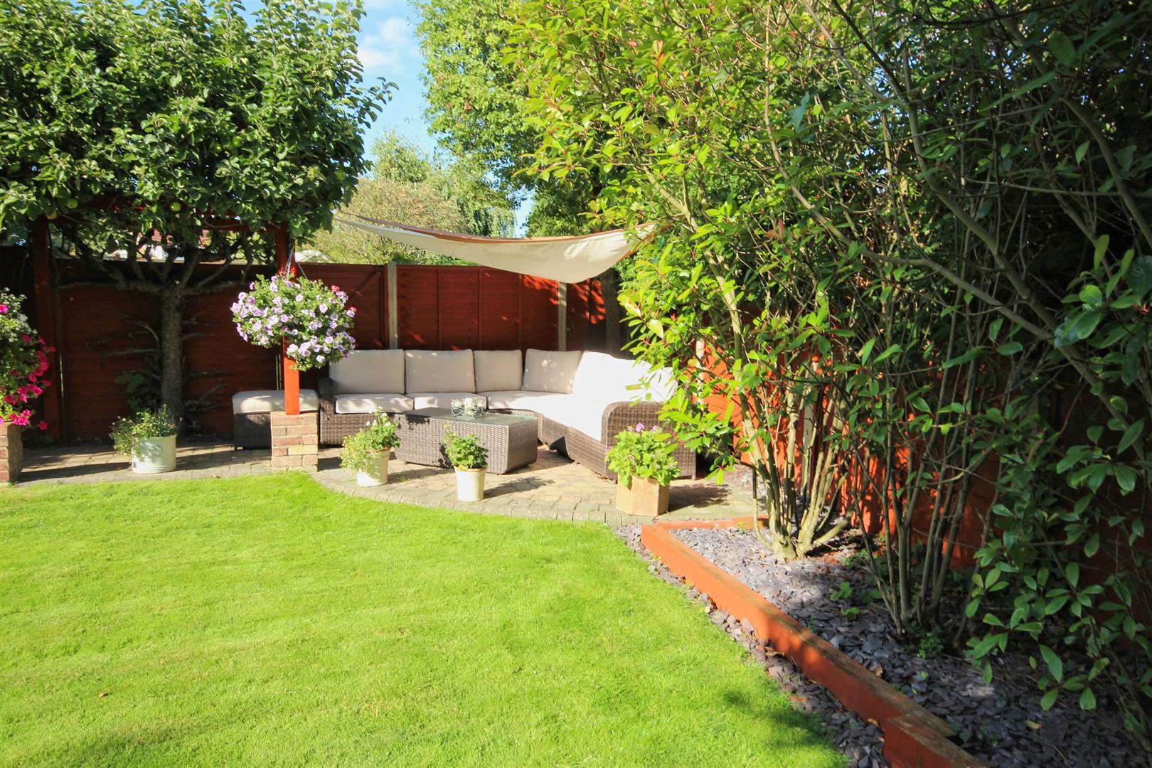 Property in Canada Drive, Cottingham, HU16